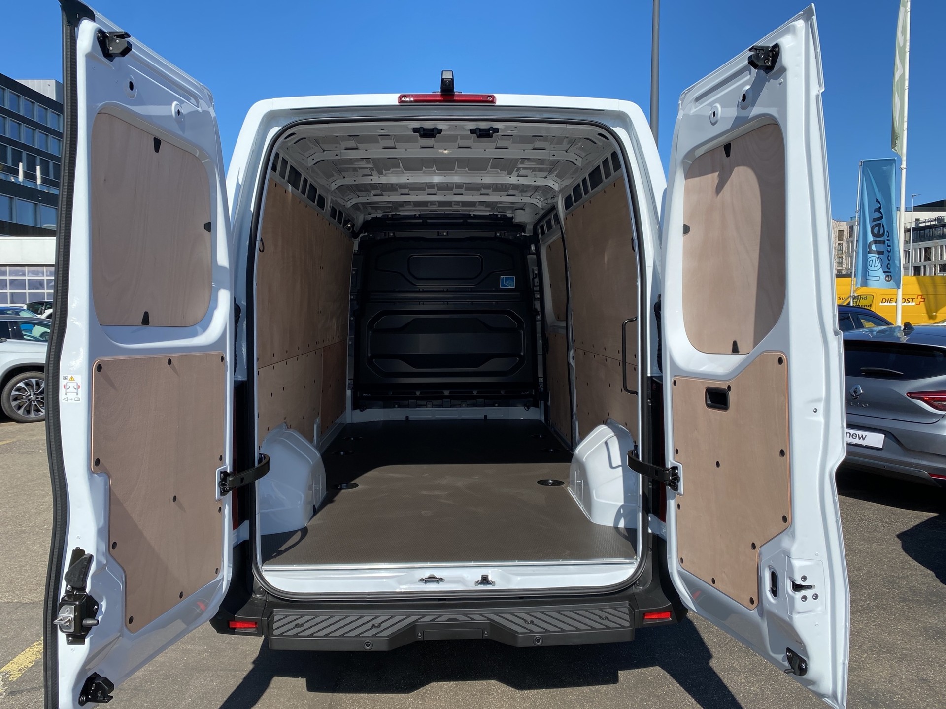 RENAULT Master E-Tech 35 EV 87kWh L3H2-image-7