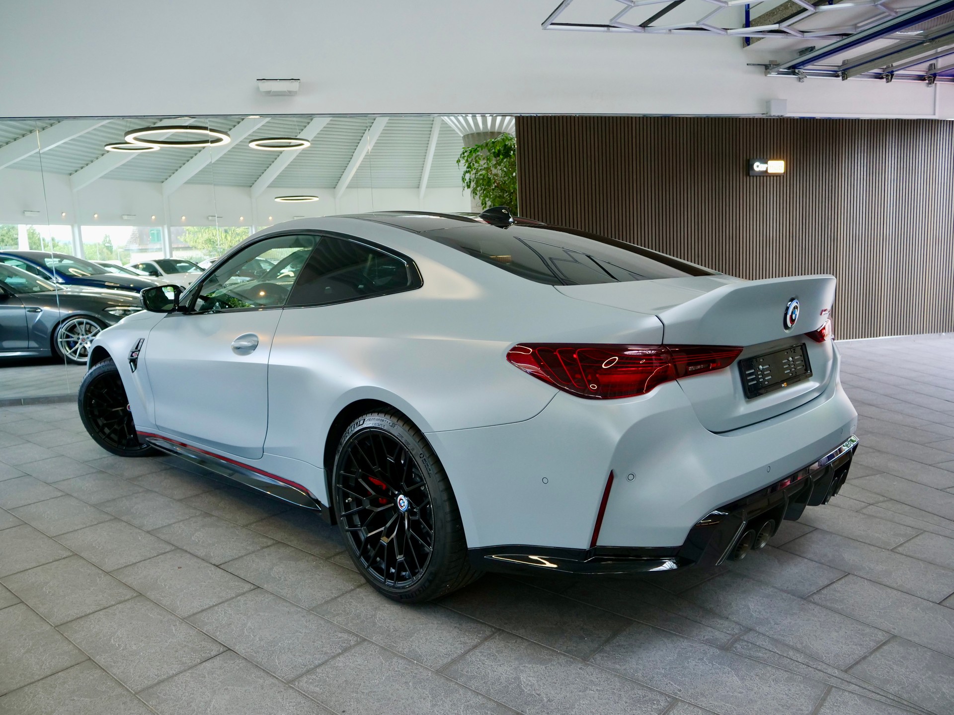 BMW M4 CSL Coupé-image-5