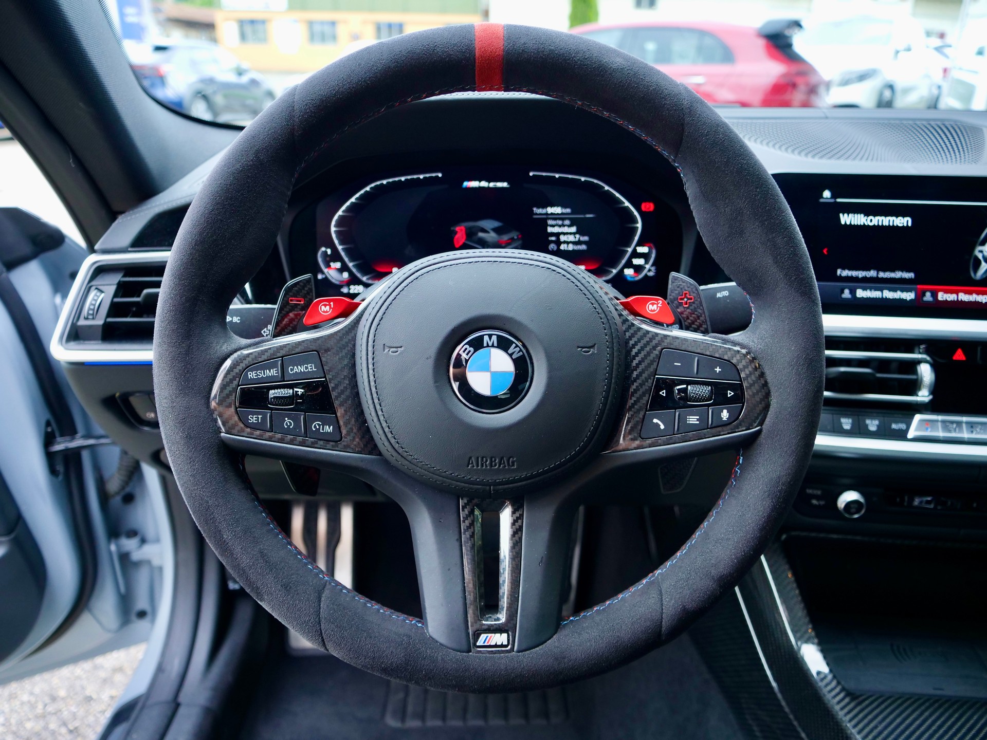BMW M4 CSL Coupé-image-10