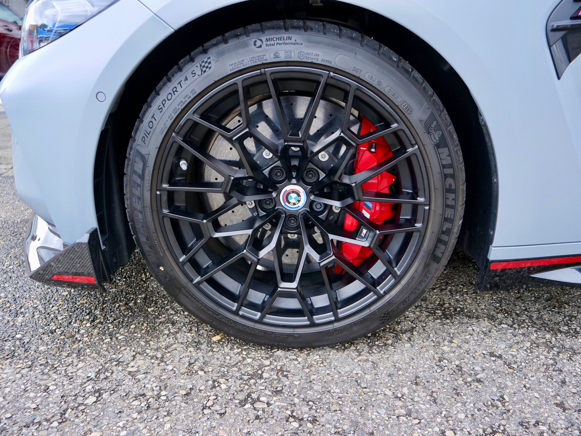 BMW M4 CSL Coupé-image-16