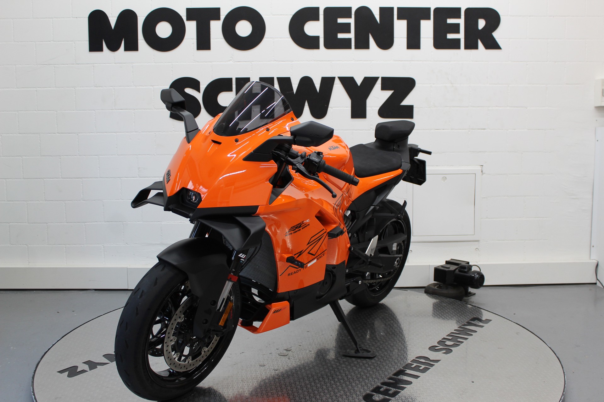 KTM 990 RC R-image-3