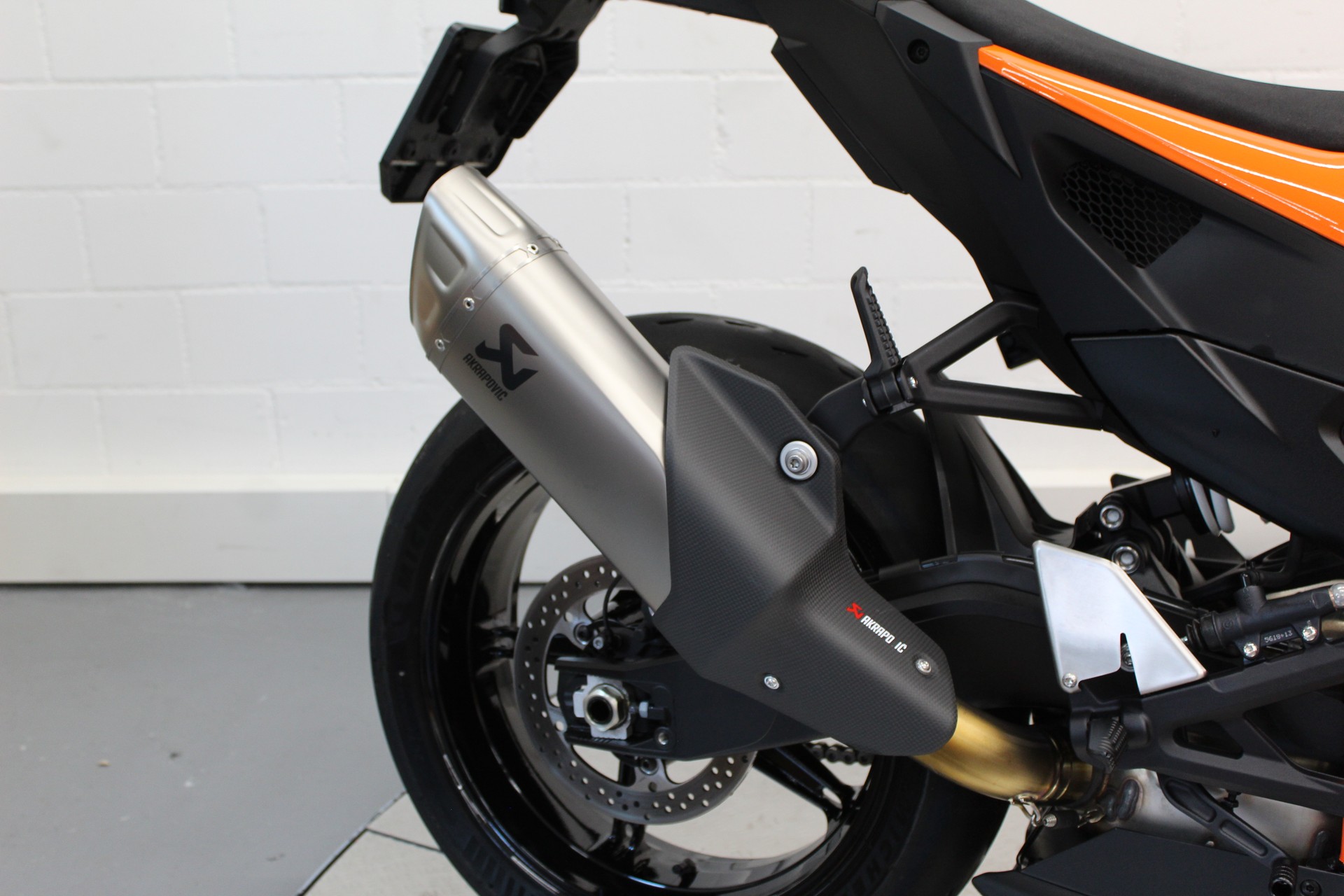 KTM 990 RC R-image-8
