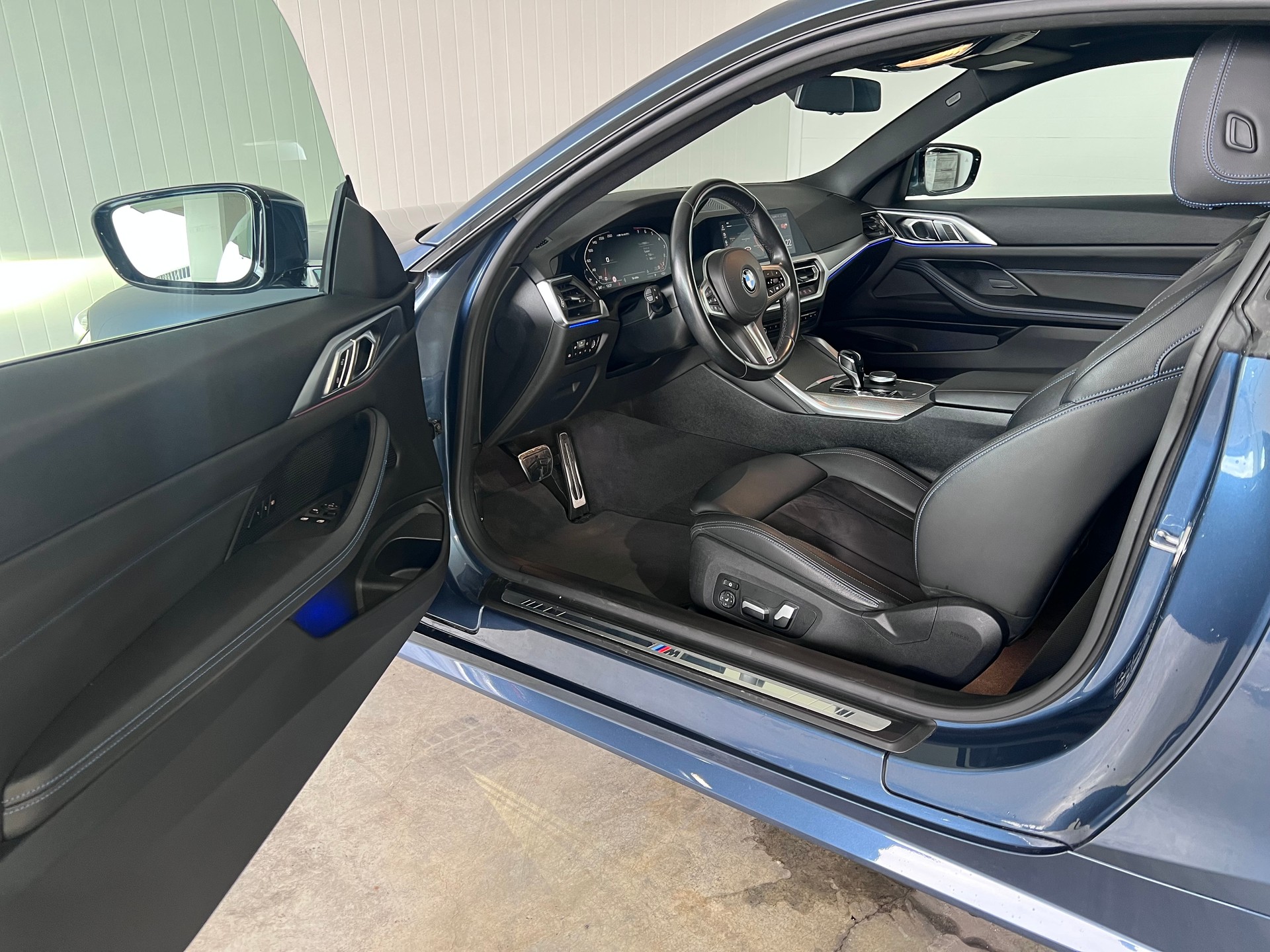 BMW M440i xDrive 48V Coupé Steptronic-image-11
