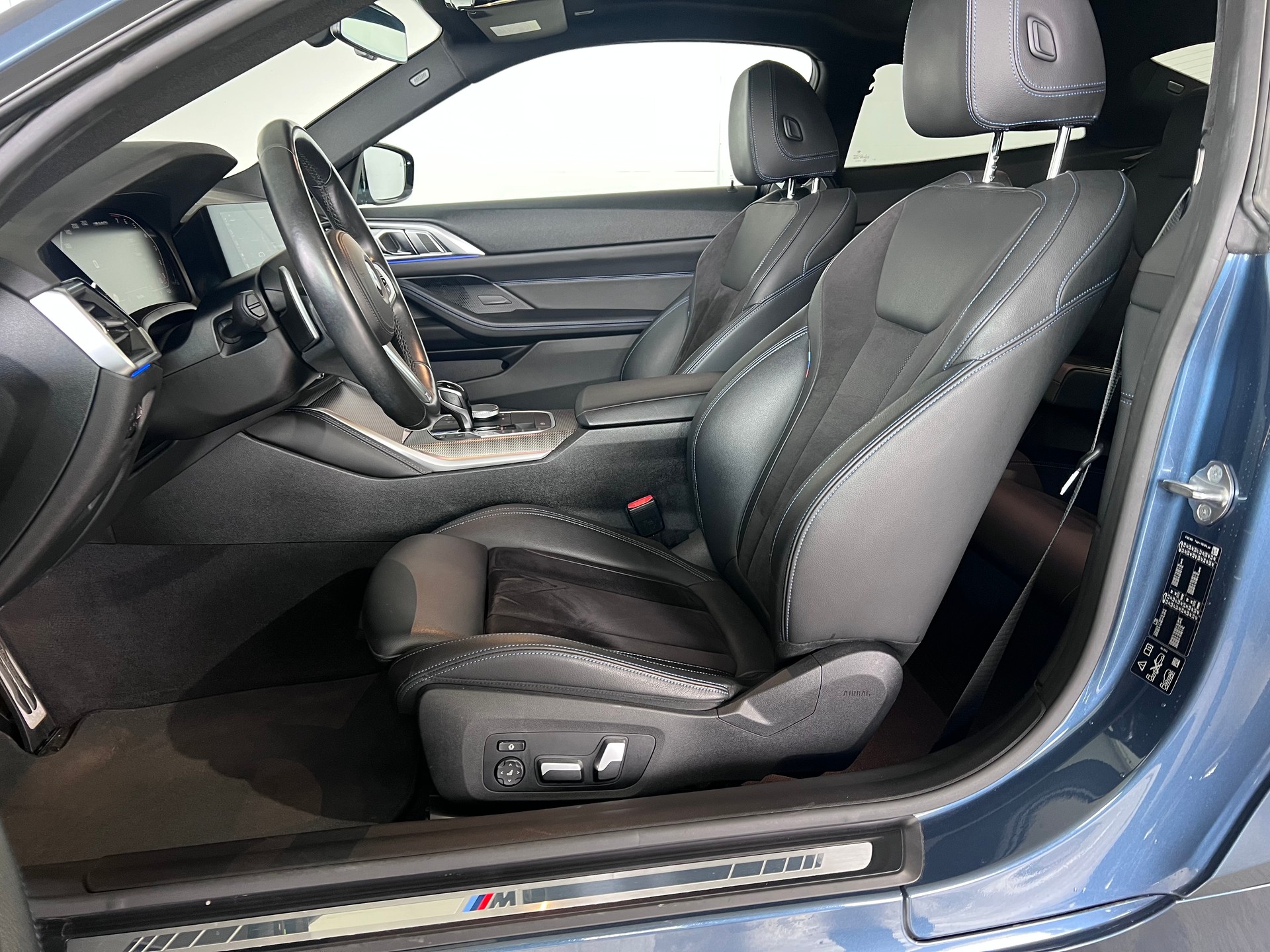 BMW M440i xDrive 48V Coupé Steptronic-image-13
