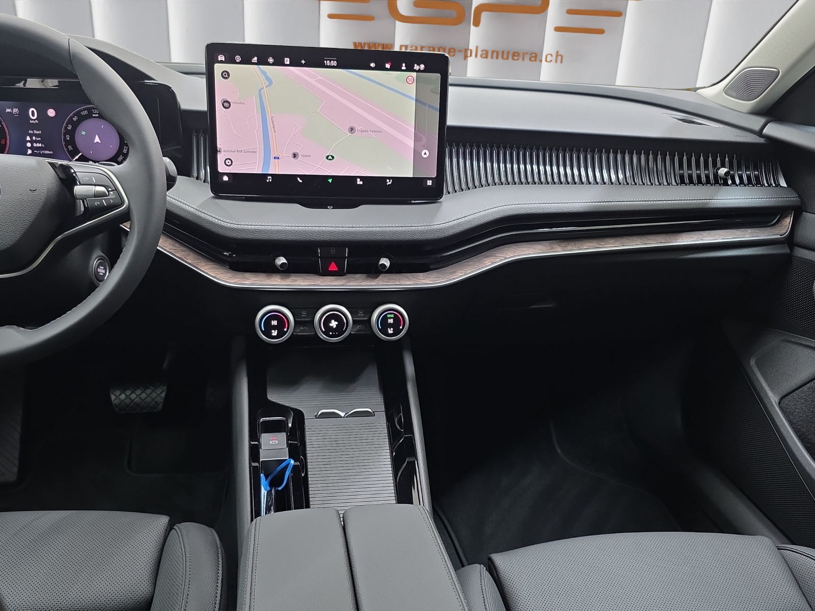 SKODA Superb Combi 2.0 TSI L & K 4x4 DSG-image-9
