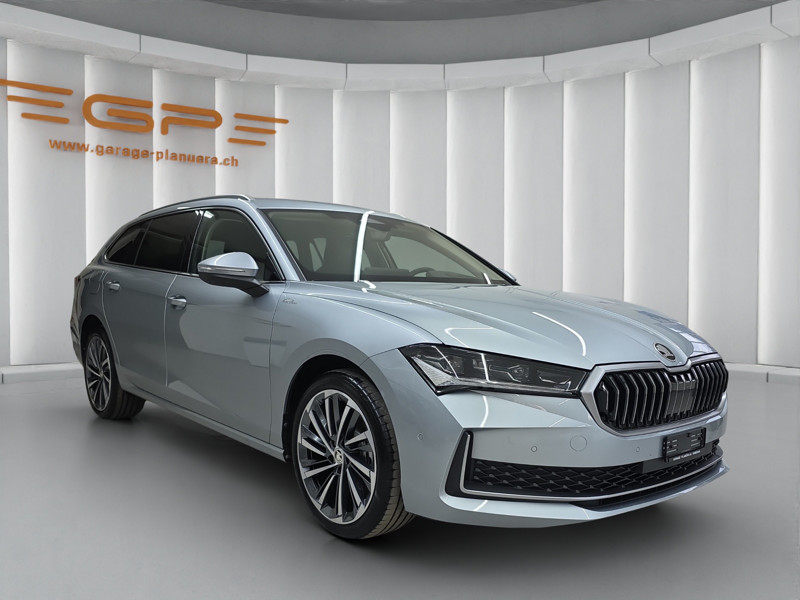 SKODA Superb Combi 2.0 TSI L & K 4x4 DSG-showroom-element-1