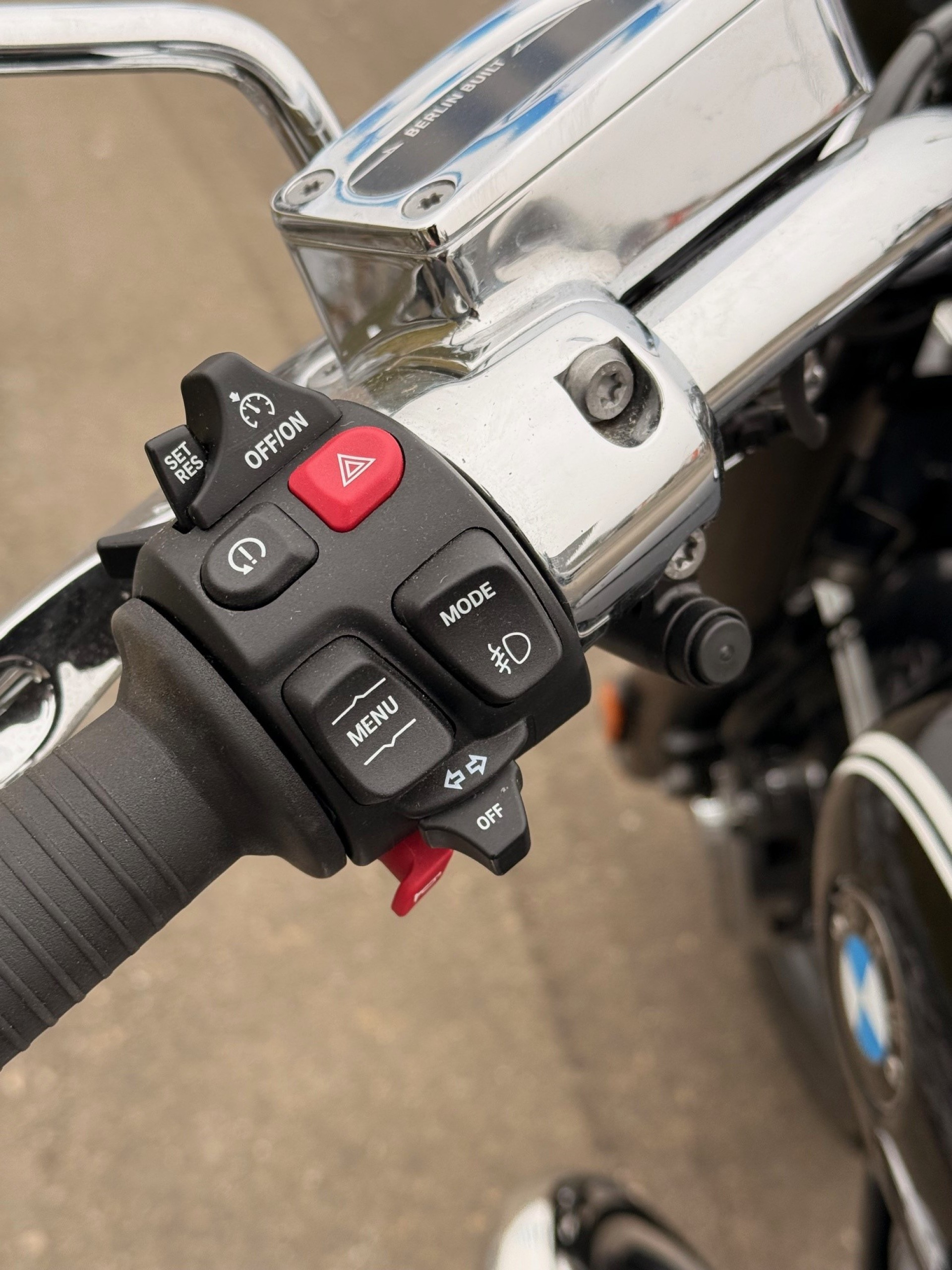 BMW R 18 Bobber mit J&H Klappenauspuff-image-7