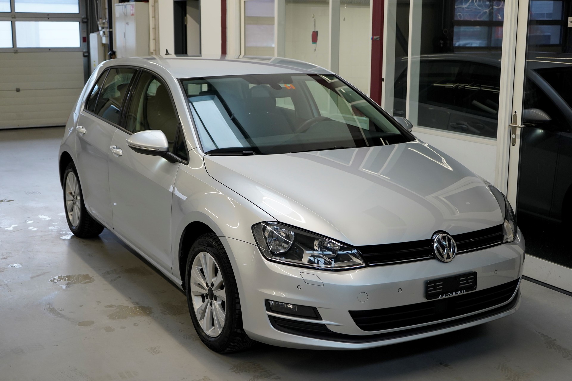 VW Golf 1.6 TDI Trendline 4Motion-image-9