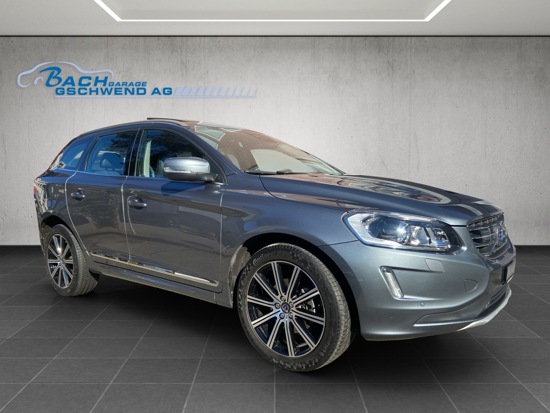 VOLVO XC60 D5 AWD Executive Plus Geartronic-showroom-element-1