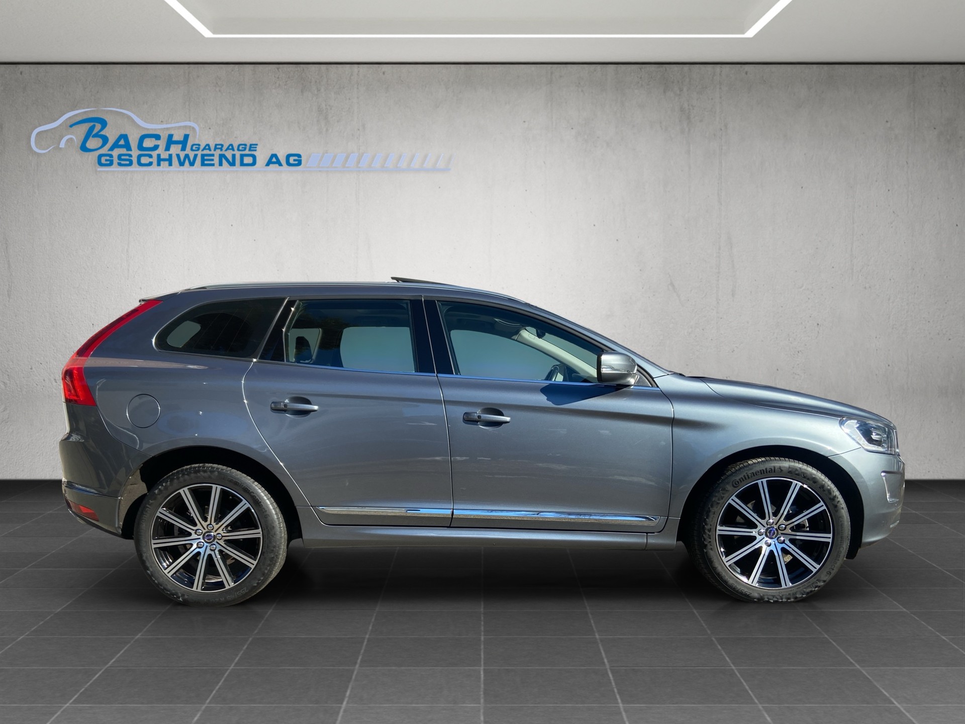 VOLVO XC60 D5 AWD Executive Plus Geartronic-showroom-element-2