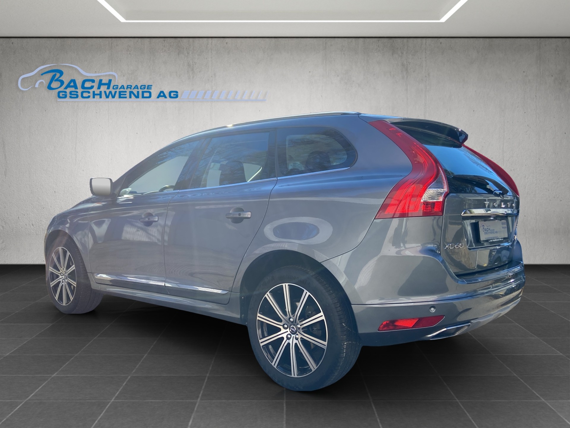 VOLVO XC60 D5 AWD Executive Plus Geartronic-image-4