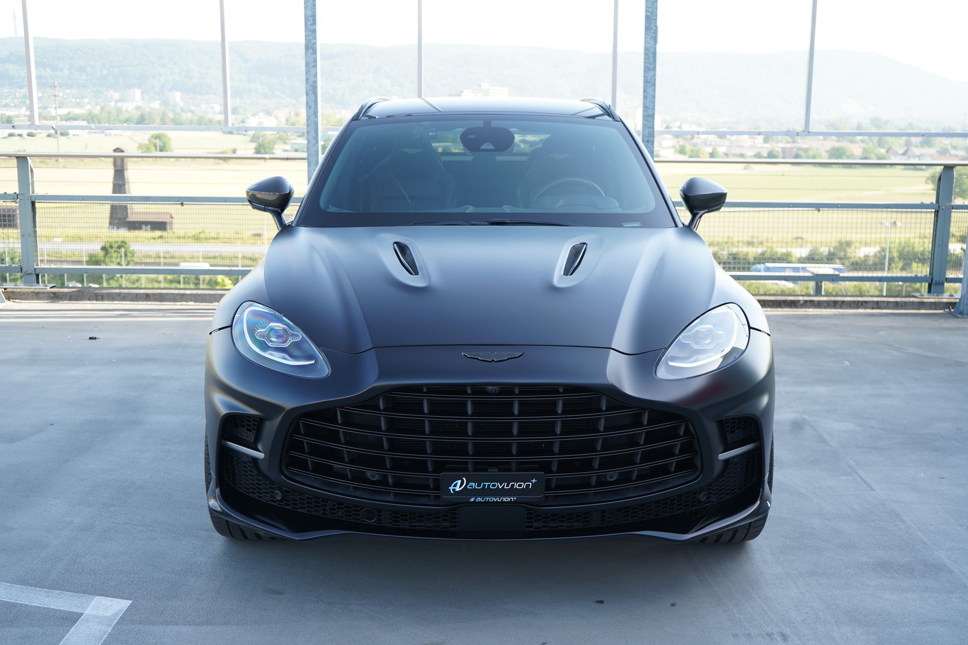 ASTON MARTIN DBX 707 4.0 V8 BI-TURBO BLACK l 707 PS-image-9