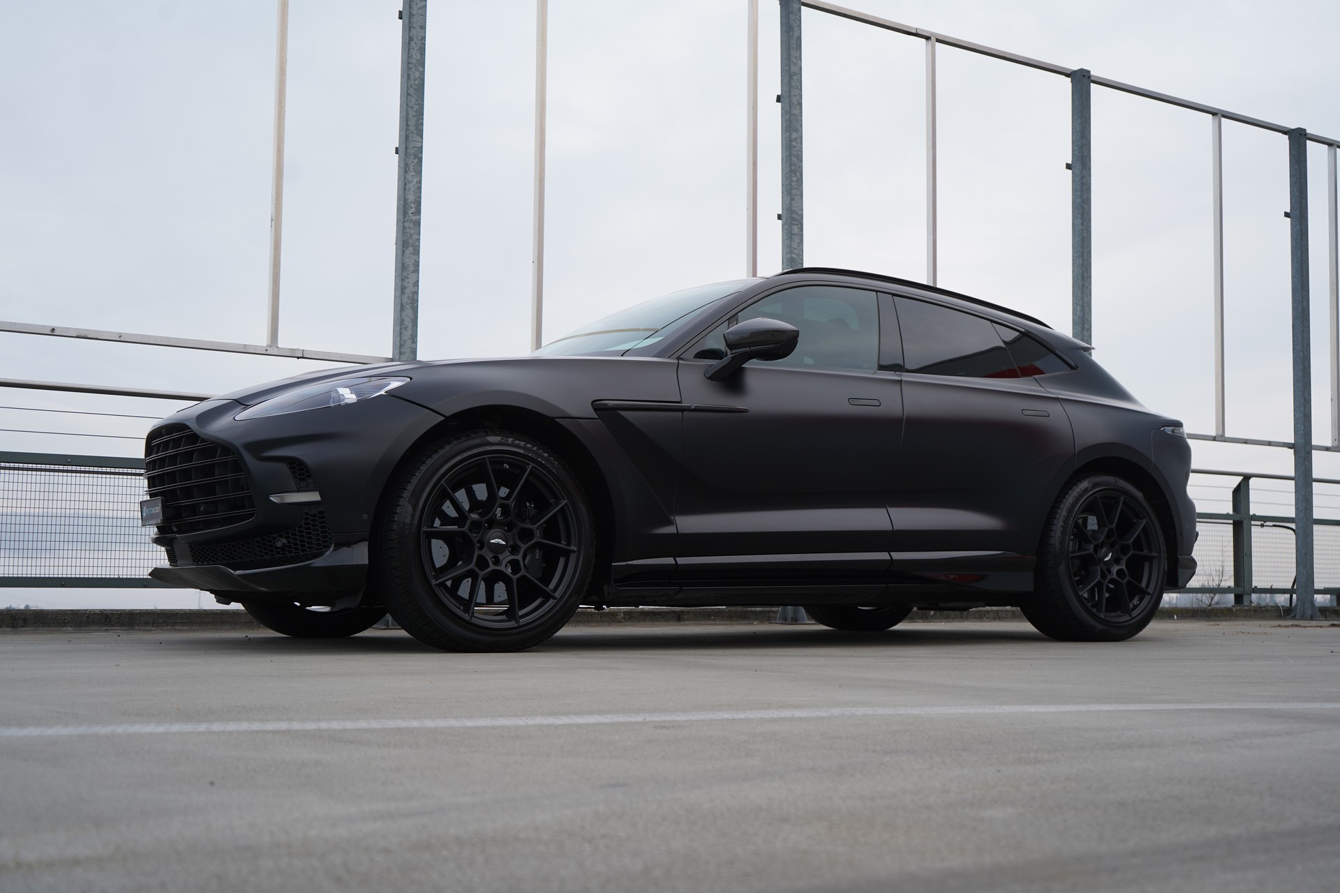 ASTON MARTIN DBX 707 4.0 V8 BI-TURBO BLACK l 707 PS-image-6