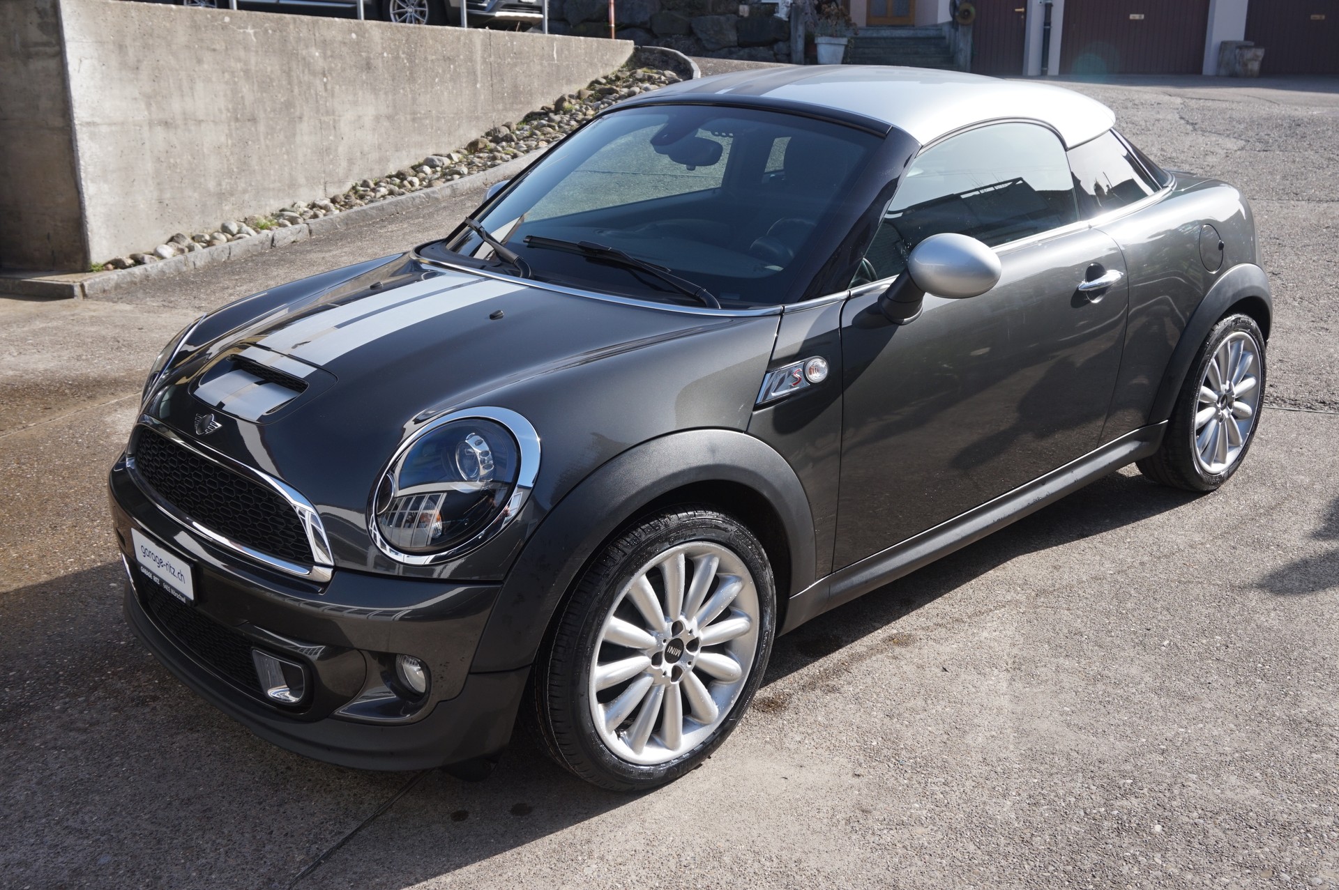 MINI Cooper S Coupé-image-2