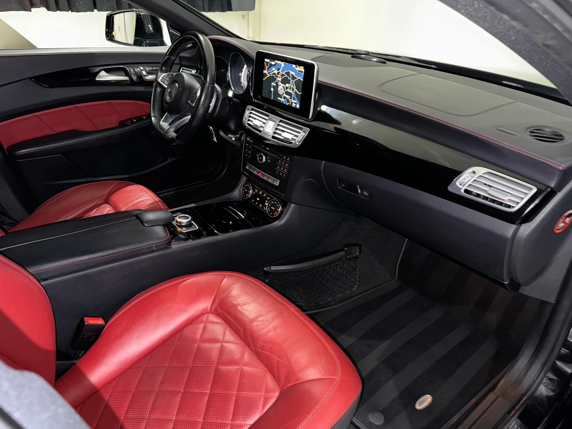 MERCEDES-BENZ CLS Shooting Brake 250 BlueTEC 4Matic 7G-Tronic-image-9