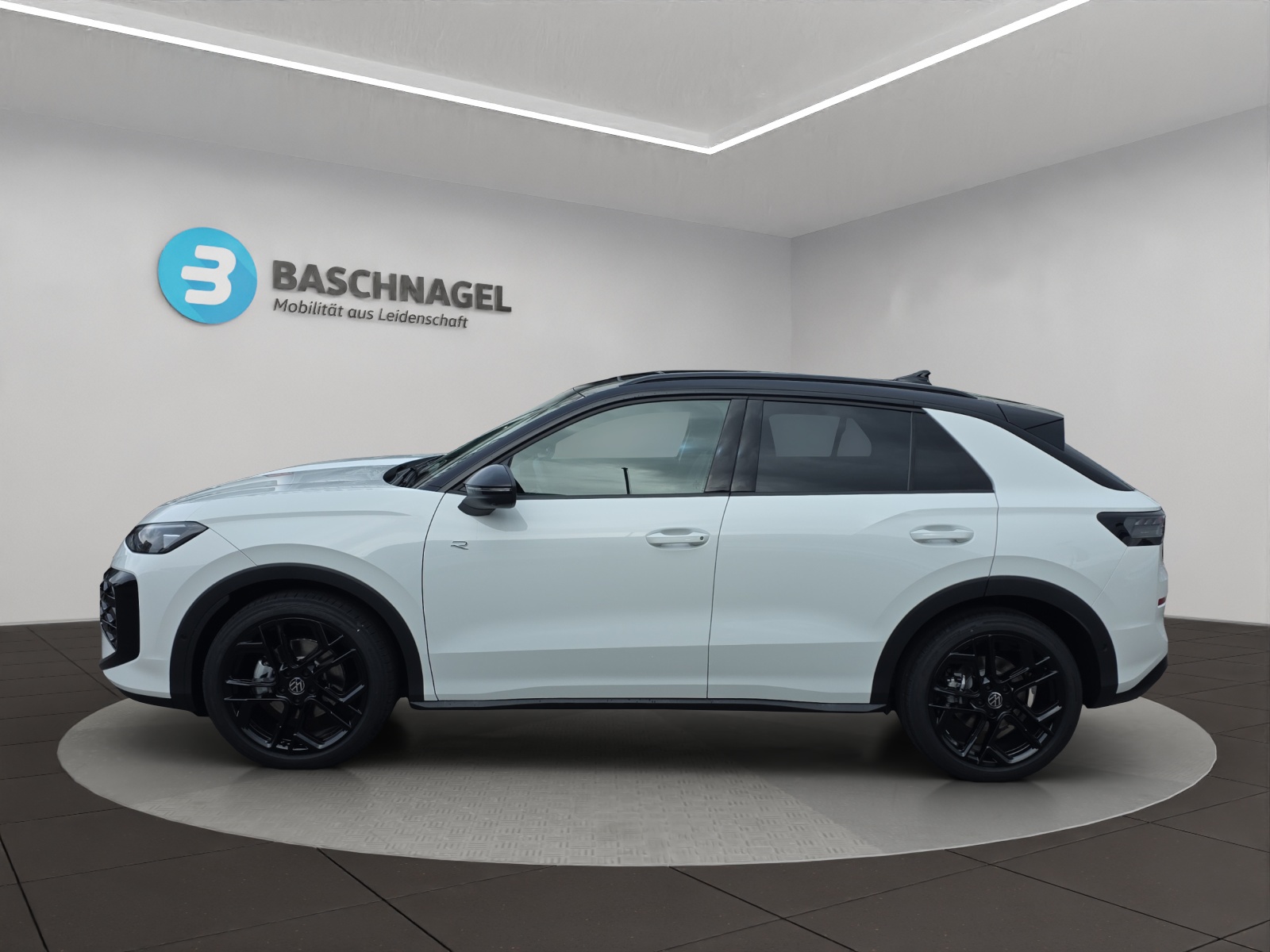 VW T-Roc 1.5 eTSI mHEV R-Line DSG-showroom-element-1