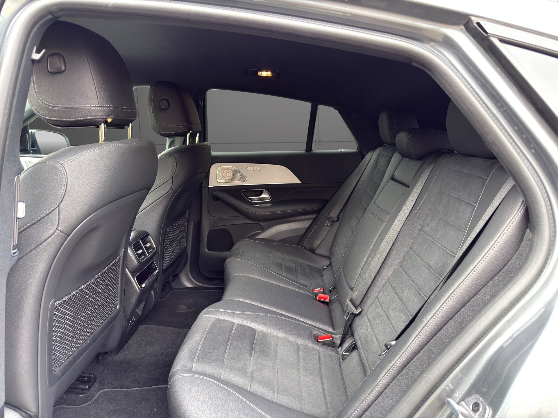 MERCEDES-BENZ GLE Coupé 300d AMG Line * Facelift *-image-10