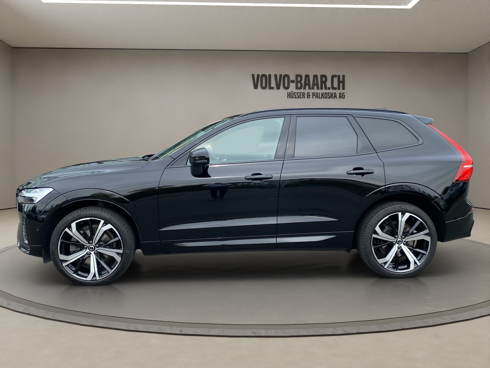 VOLVO XC60 2.0 B4 MH R-Design AWD-showroom-element-1