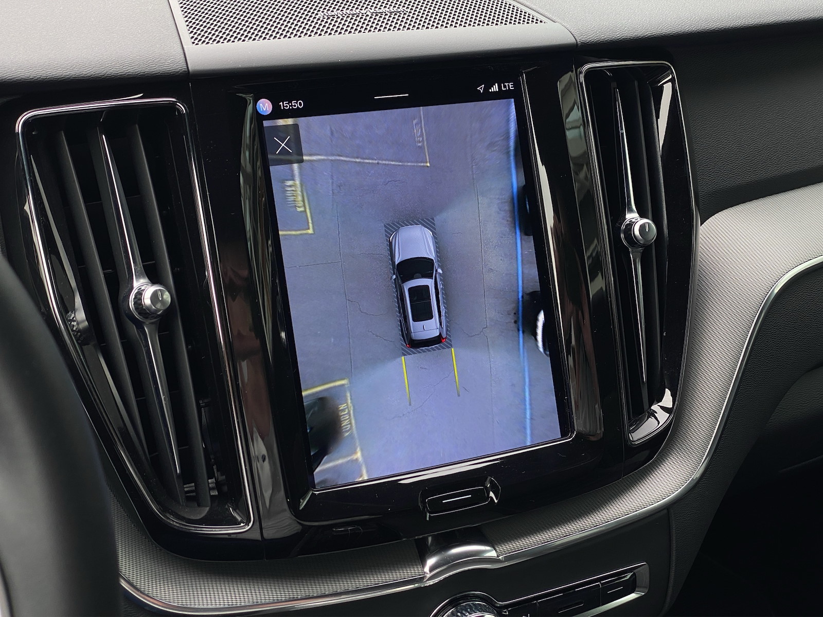 VOLVO XC60 2.0 B4 MH R-Design AWD-image-13