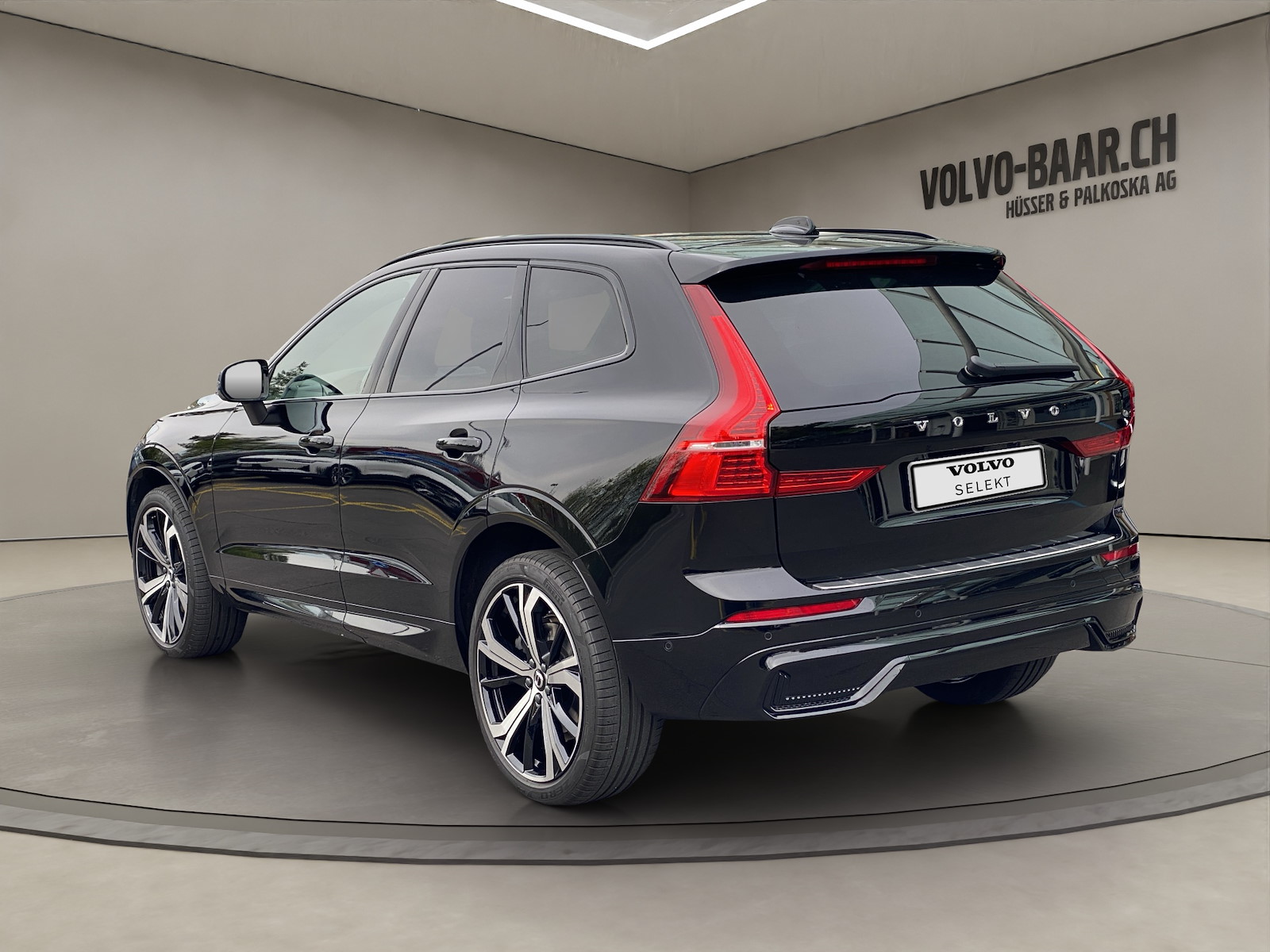 VOLVO XC60 2.0 B4 MH R-Design AWD-showroom-element-2