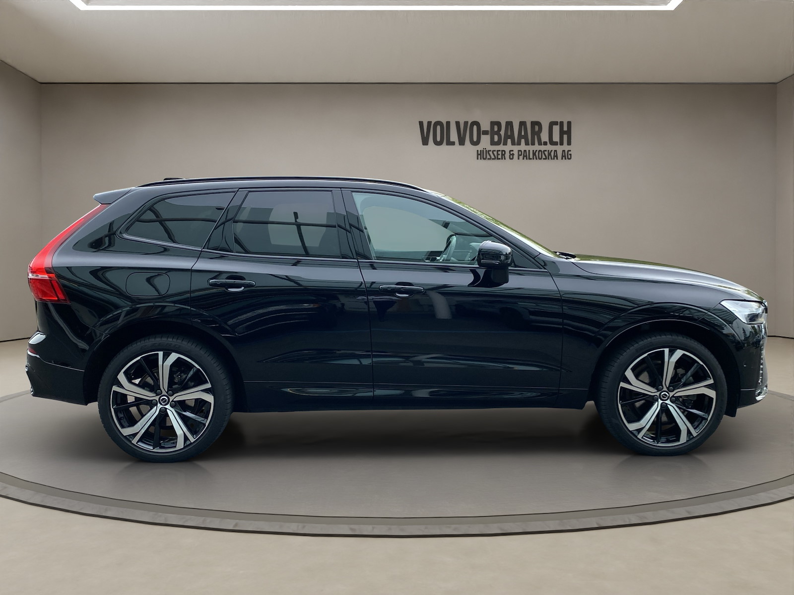 VOLVO XC60 2.0 B4 MH R-Design AWD-image-5