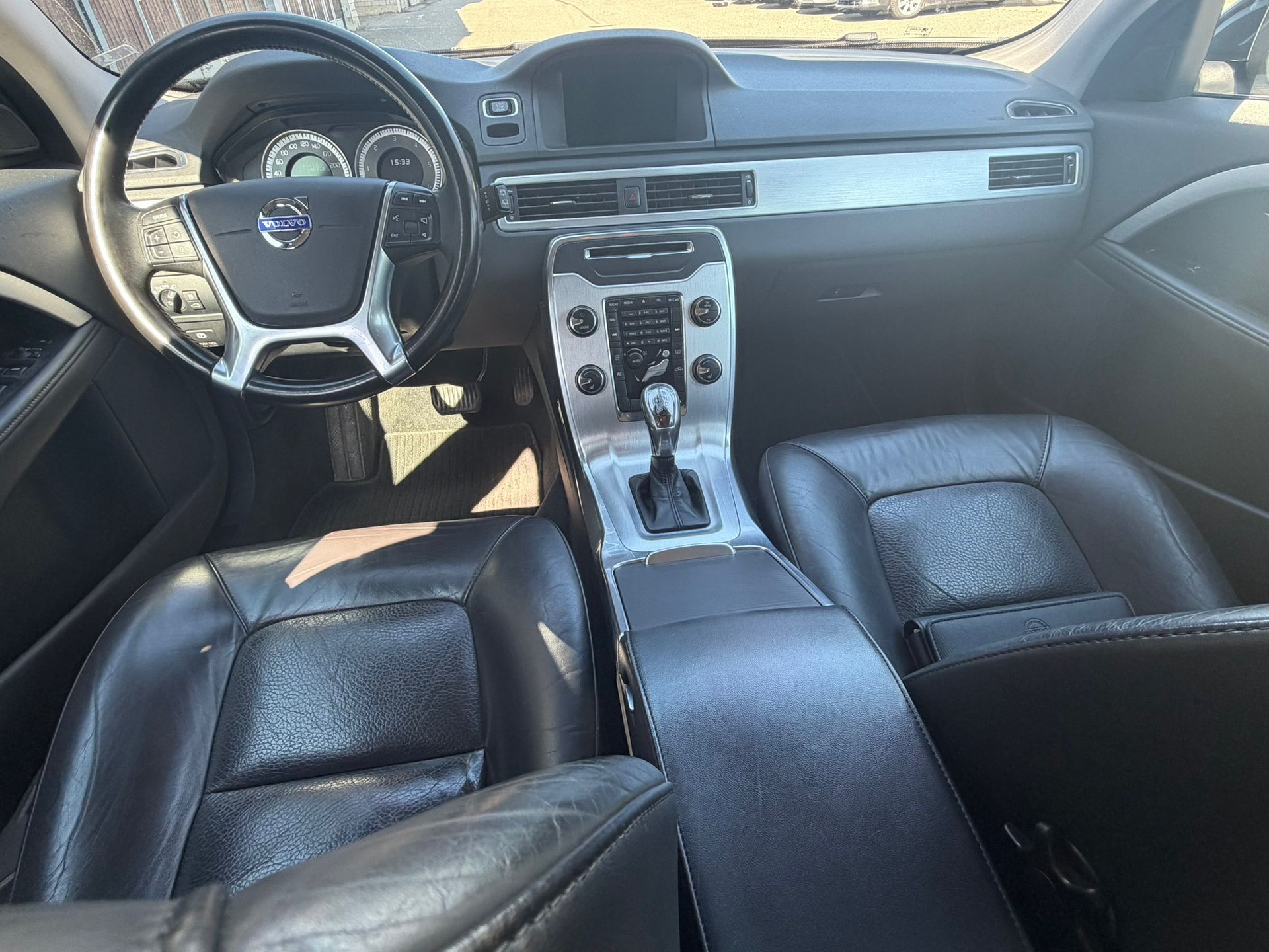 VOLVO V70 D4 AWD Summum Geartronic-image-7