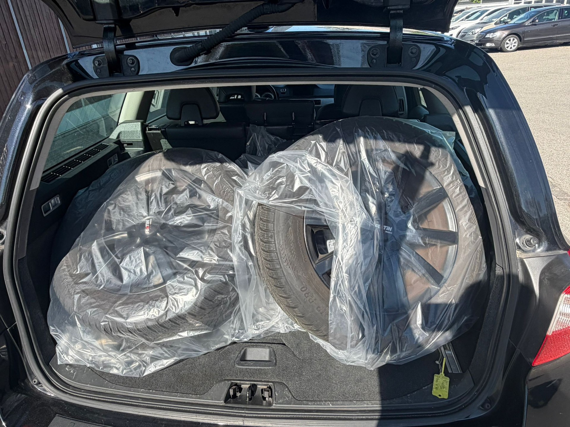 VOLVO V70 D4 AWD Summum Geartronic-image-10