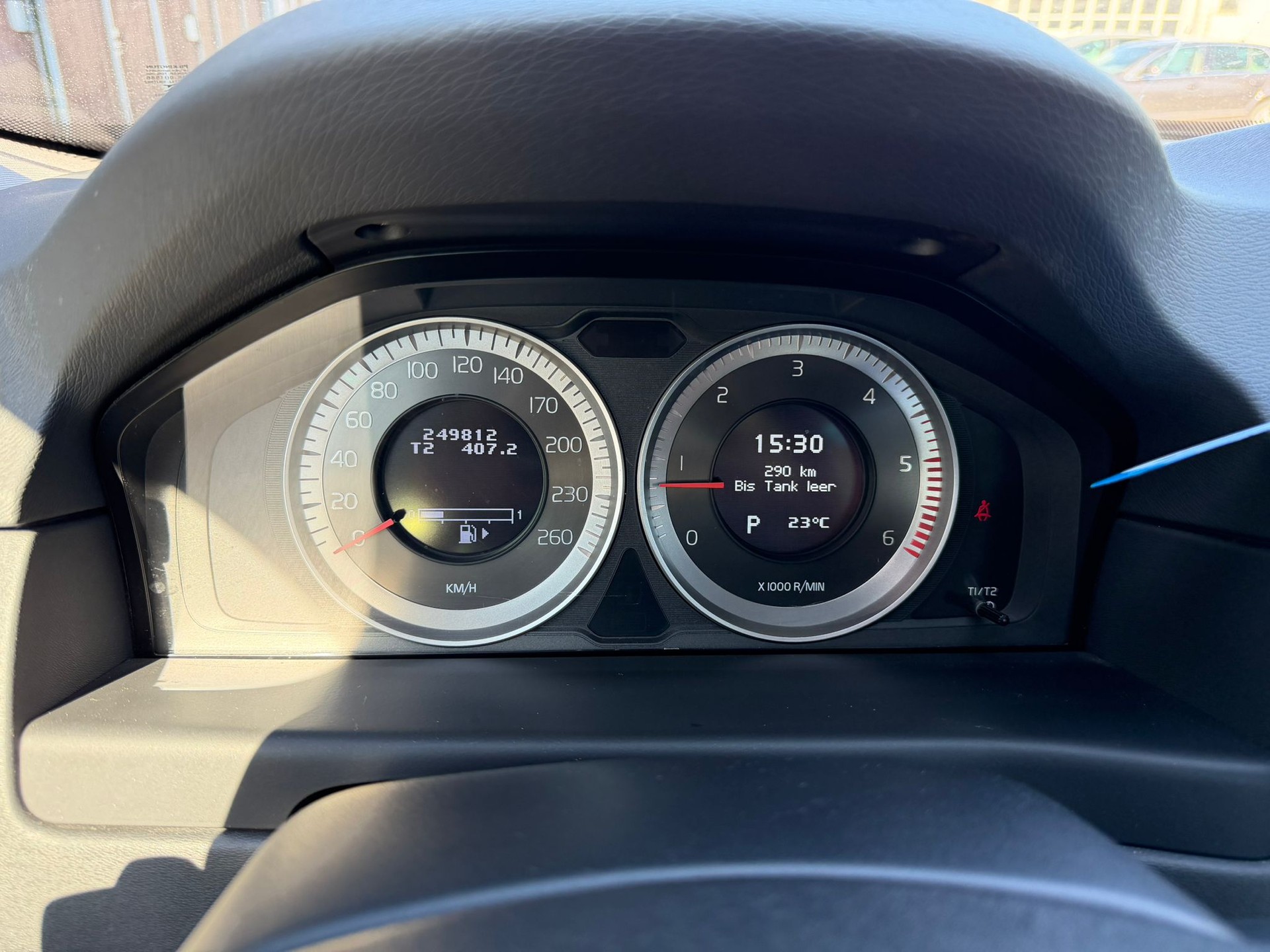 VOLVO V70 D4 AWD Summum Geartronic-image-8