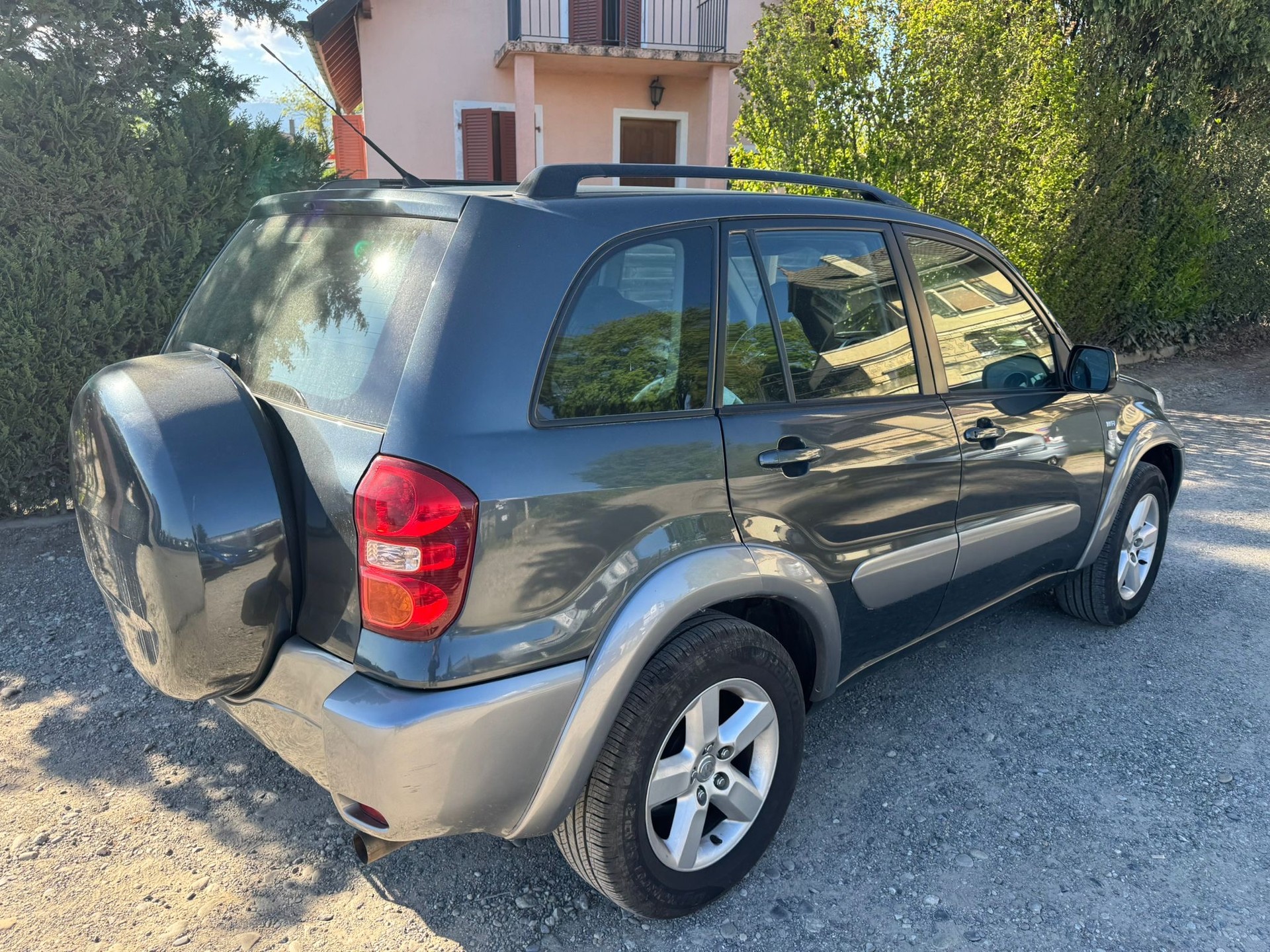 TOYOTA RAV-4 2.0 16V Mountain-image-3