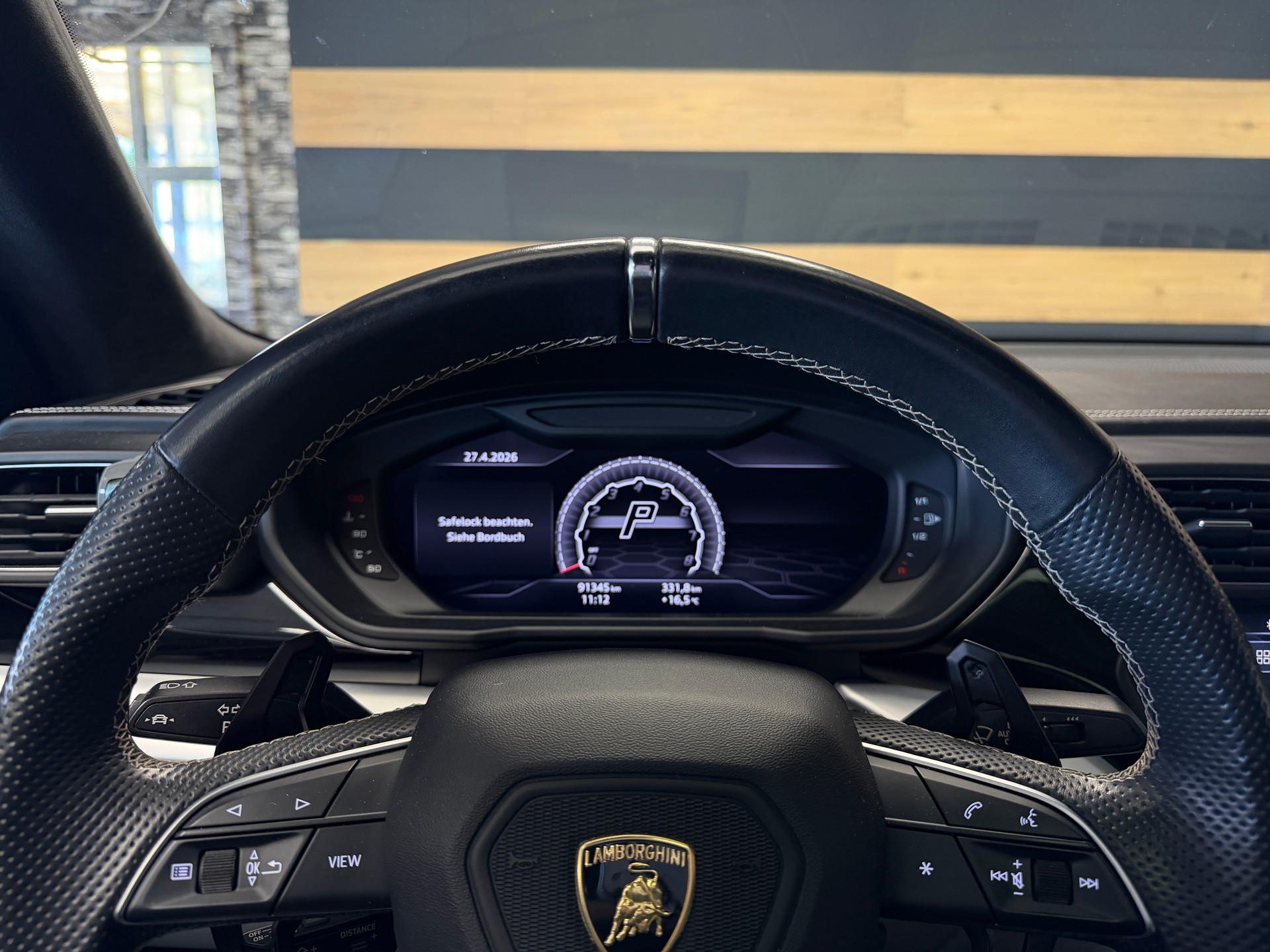 LAMBORGHINI Urus E-Gear-image-19