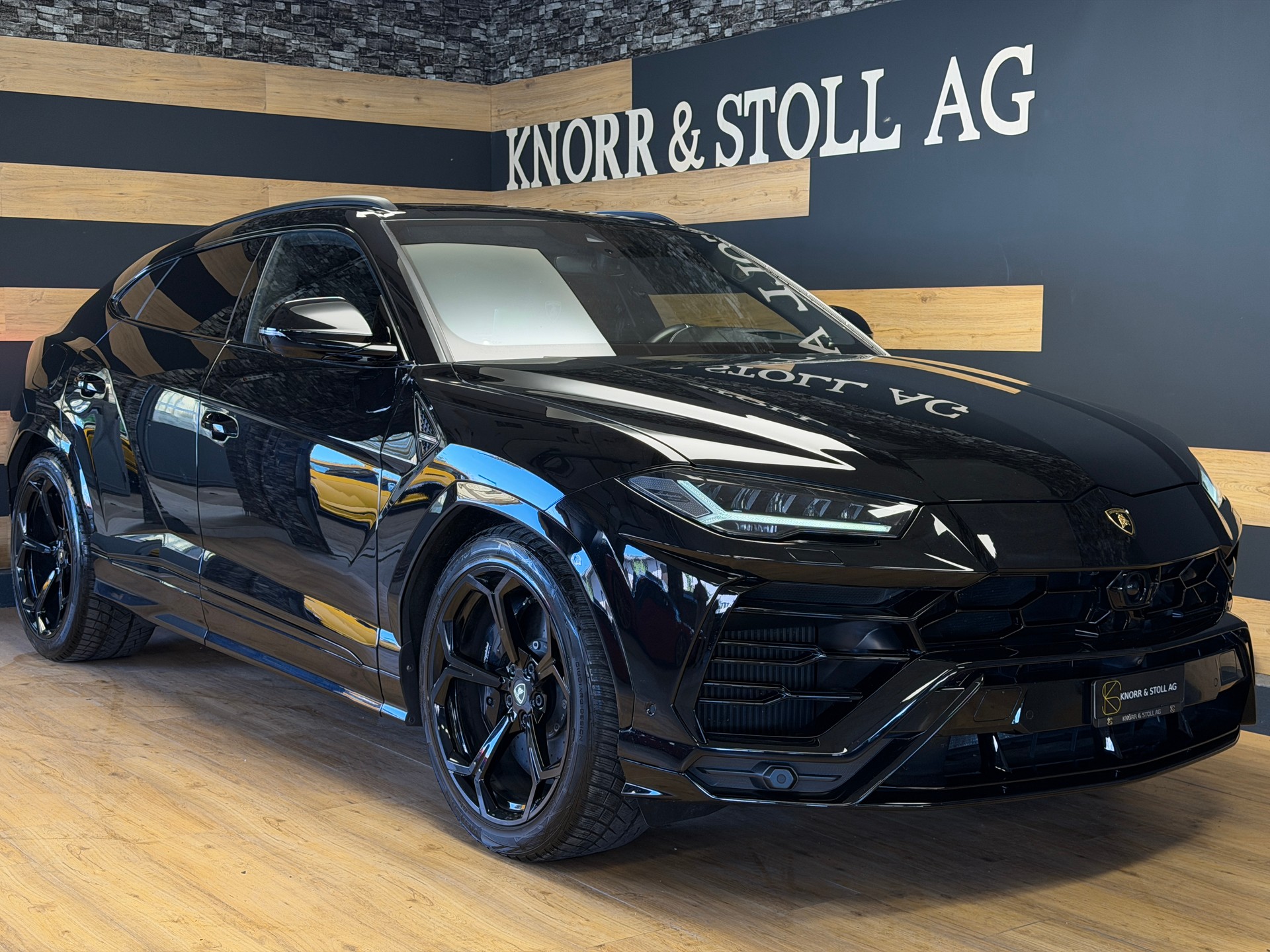LAMBORGHINI Urus E-Gear