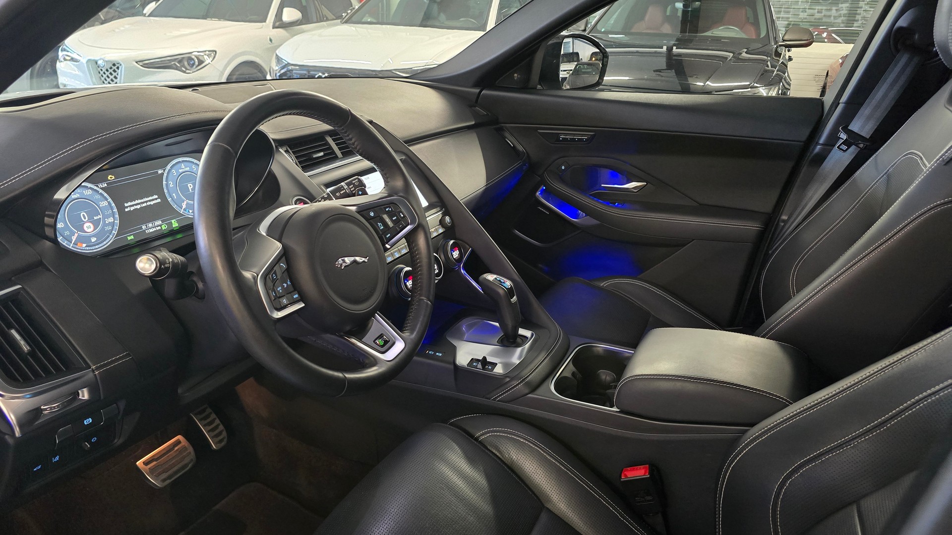 JAGUAR E-Pace 2.0 P250 R Dynamic SE AWD Automatik-image-14