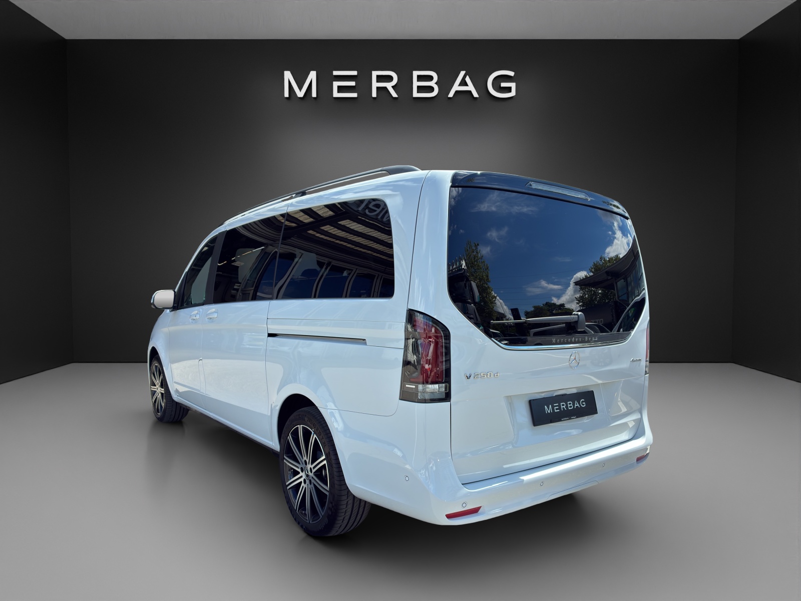 MERCEDES-BENZ V 250 d lang 4Matic Style 9G-Tronic-image-3
