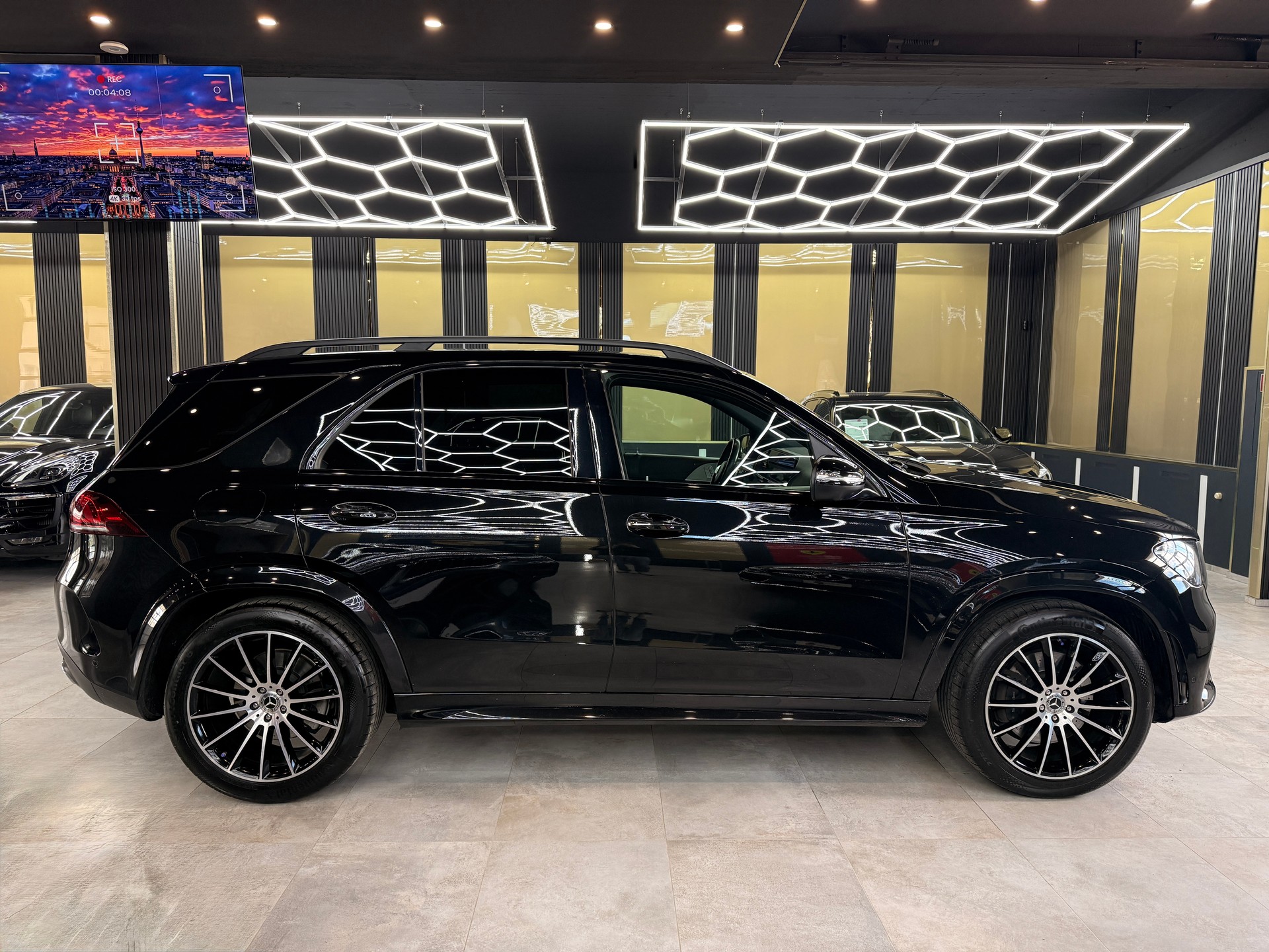 MERCEDES-BENZ GLE 350 d AMG Line 4matic-showroom-element-3