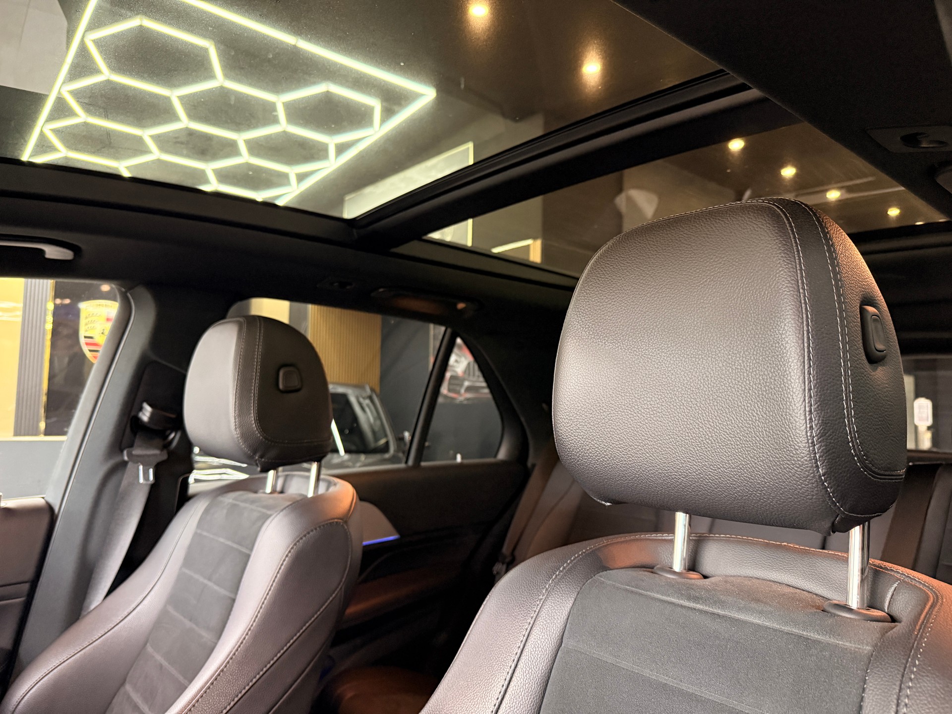 MERCEDES-BENZ GLE 350 d AMG Line 4matic-image-14