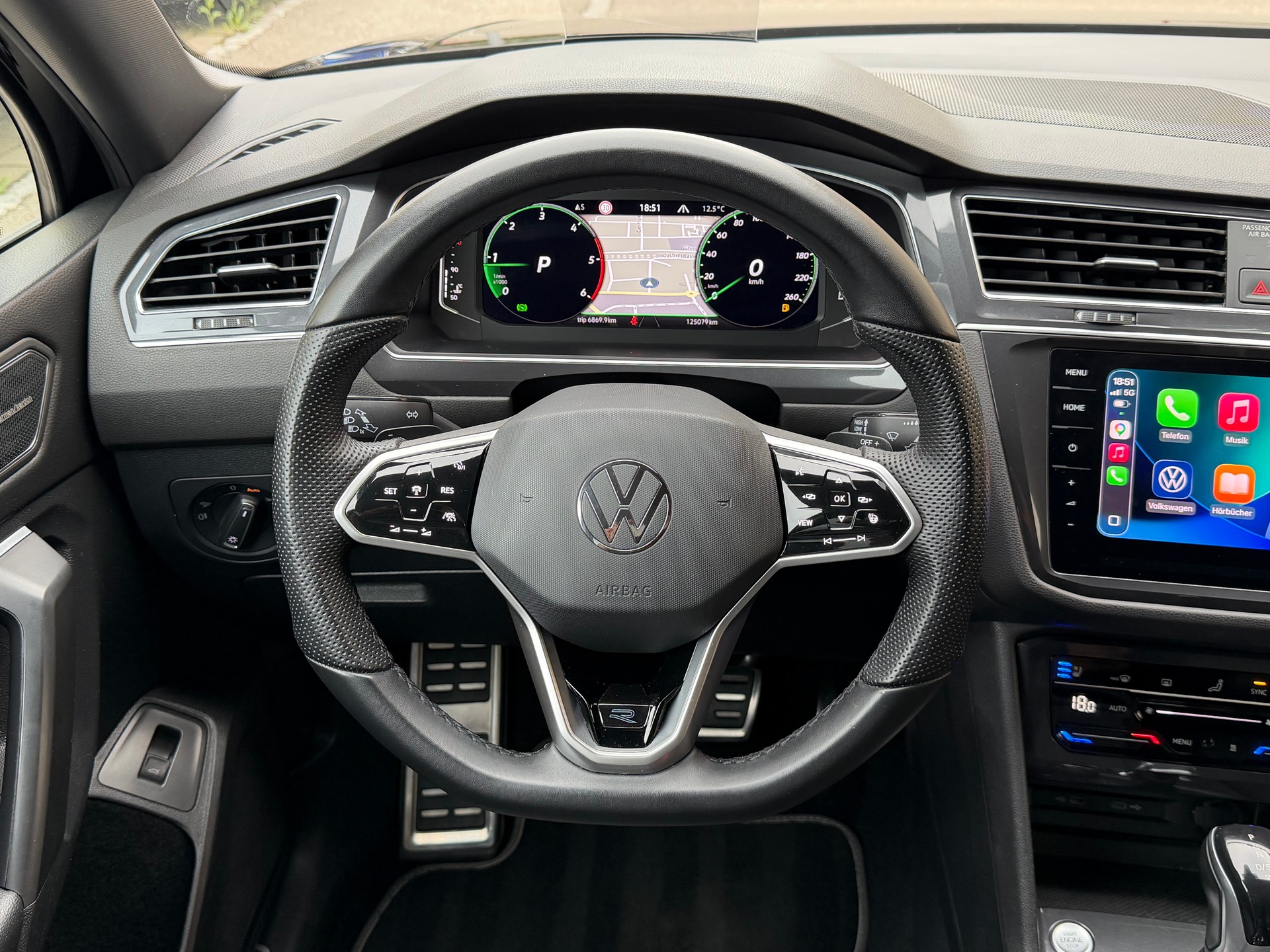 VW Tiguan Allspace 2.0 TDI SCR R-Line 4Motion DSG **200PS**-image-23