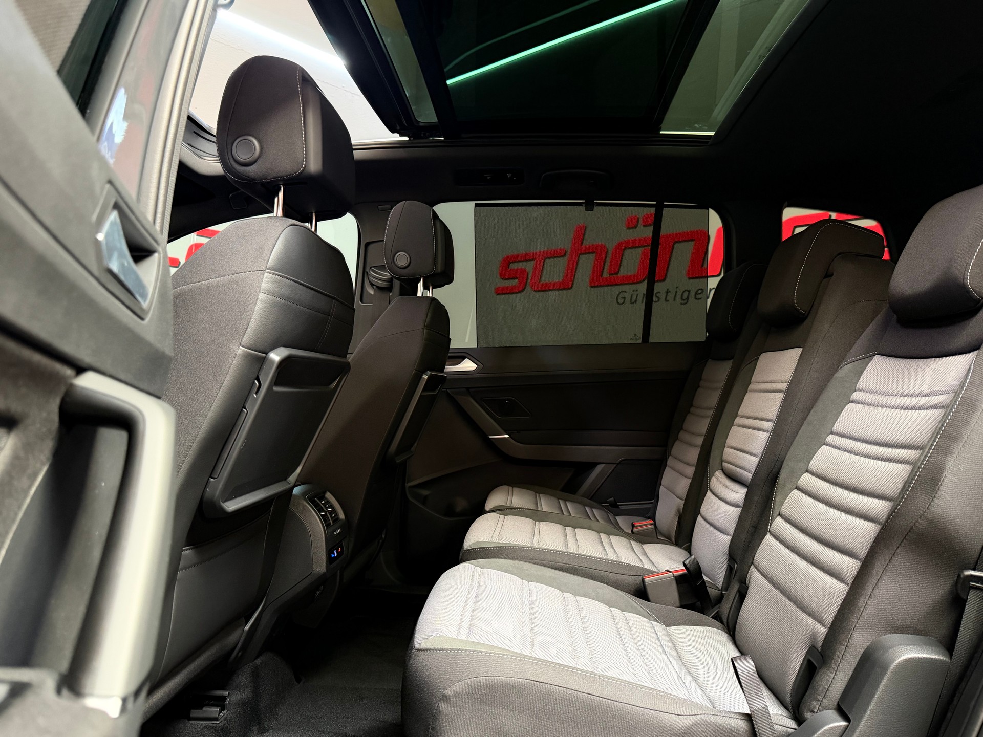 VW Touran 1.5 TSI EVO R-Line DSG Panorama-image-16