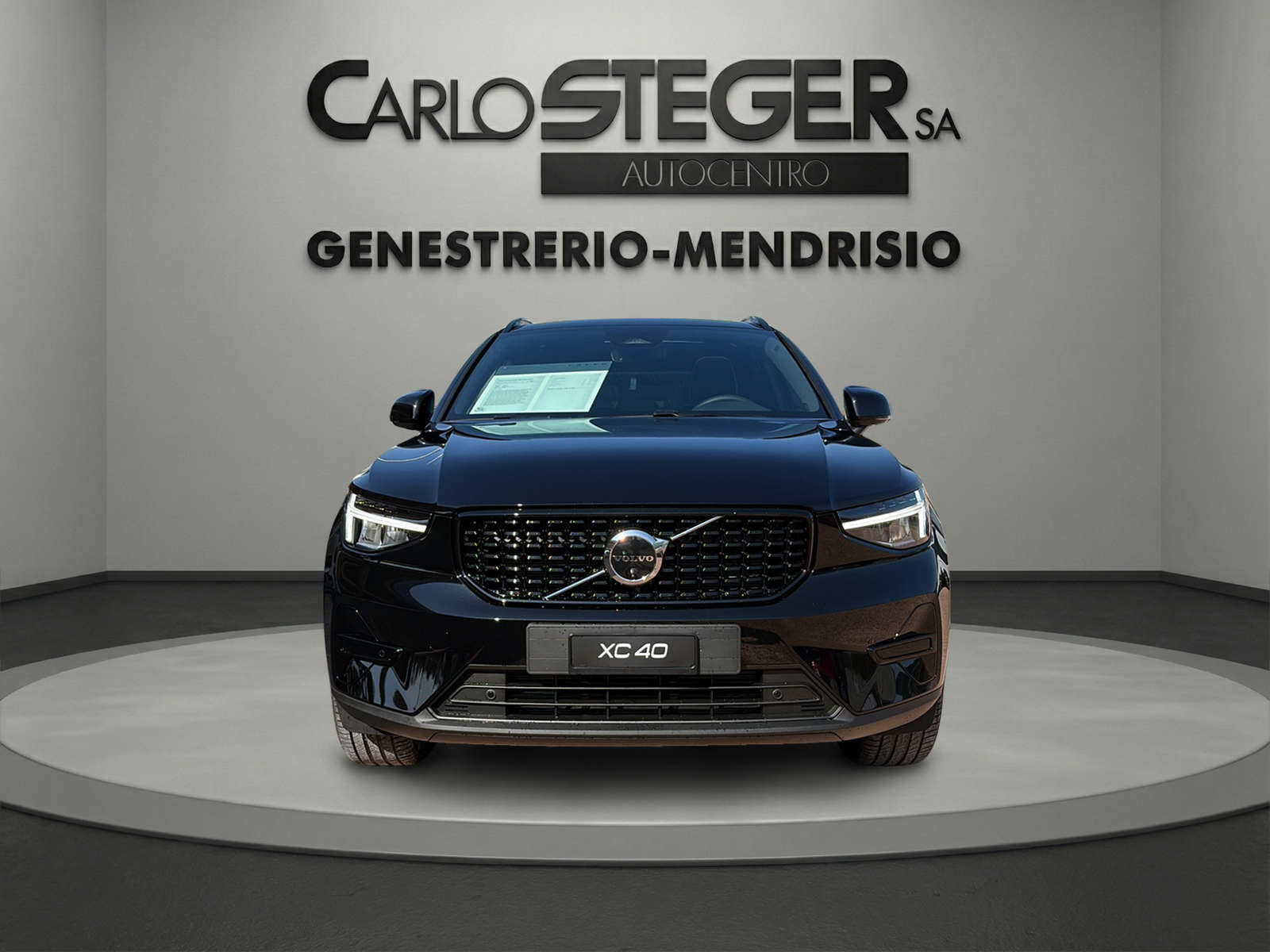 VOLVO XC40 B3 Benzin Mild Hybrid Plus Dark DCT-showroom-element-1