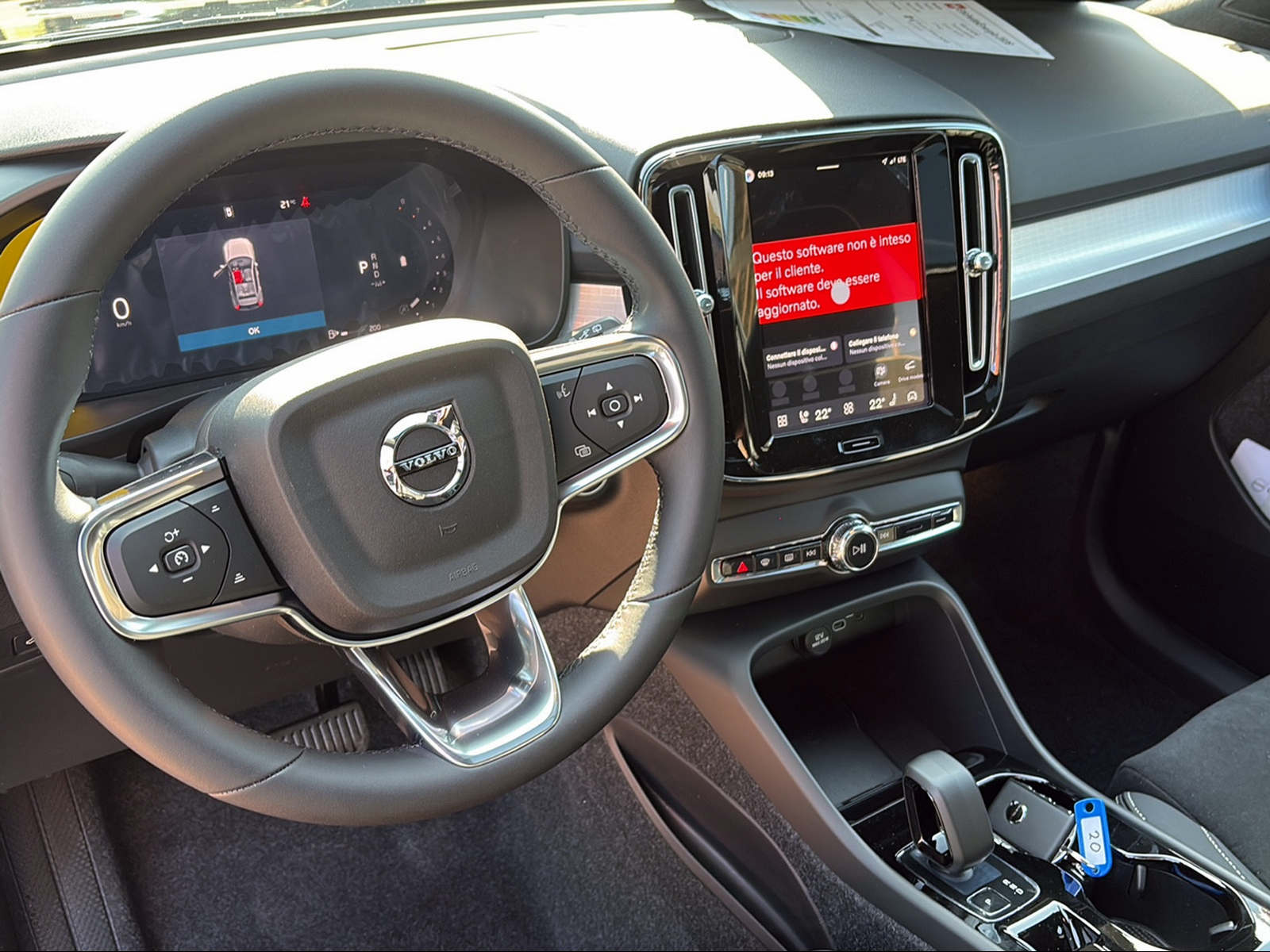 VOLVO XC40 B3 Benzin Mild Hybrid Plus Dark DCT-image-11