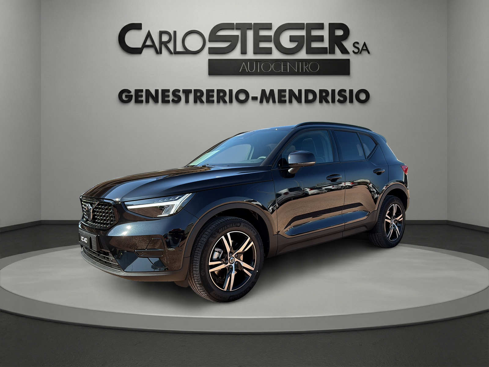 VOLVO XC40 B3 Benzin Mild Hybrid Plus Dark DCT