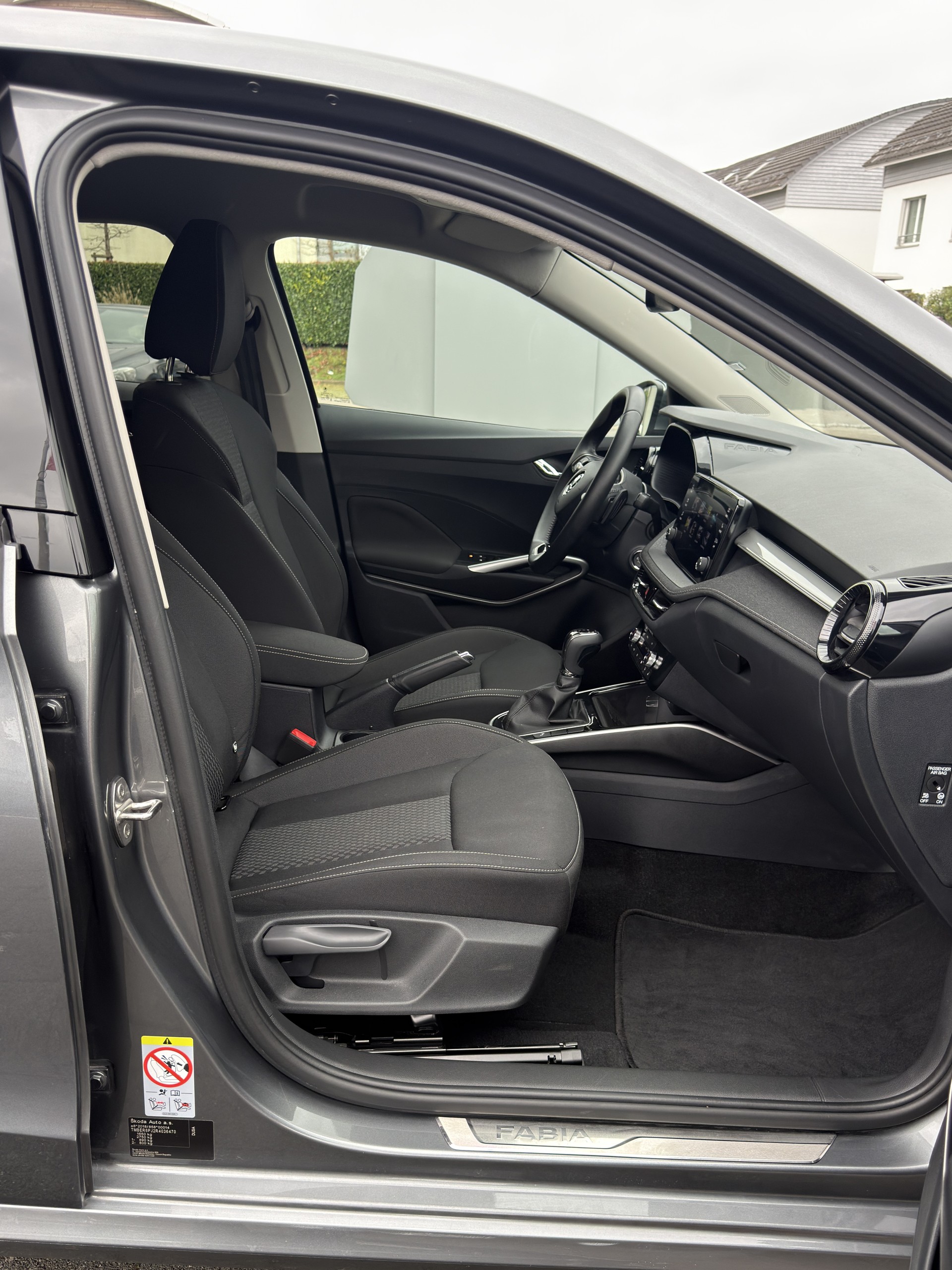 SKODA Fabia 1.0 TSI Selection DSG-image-11