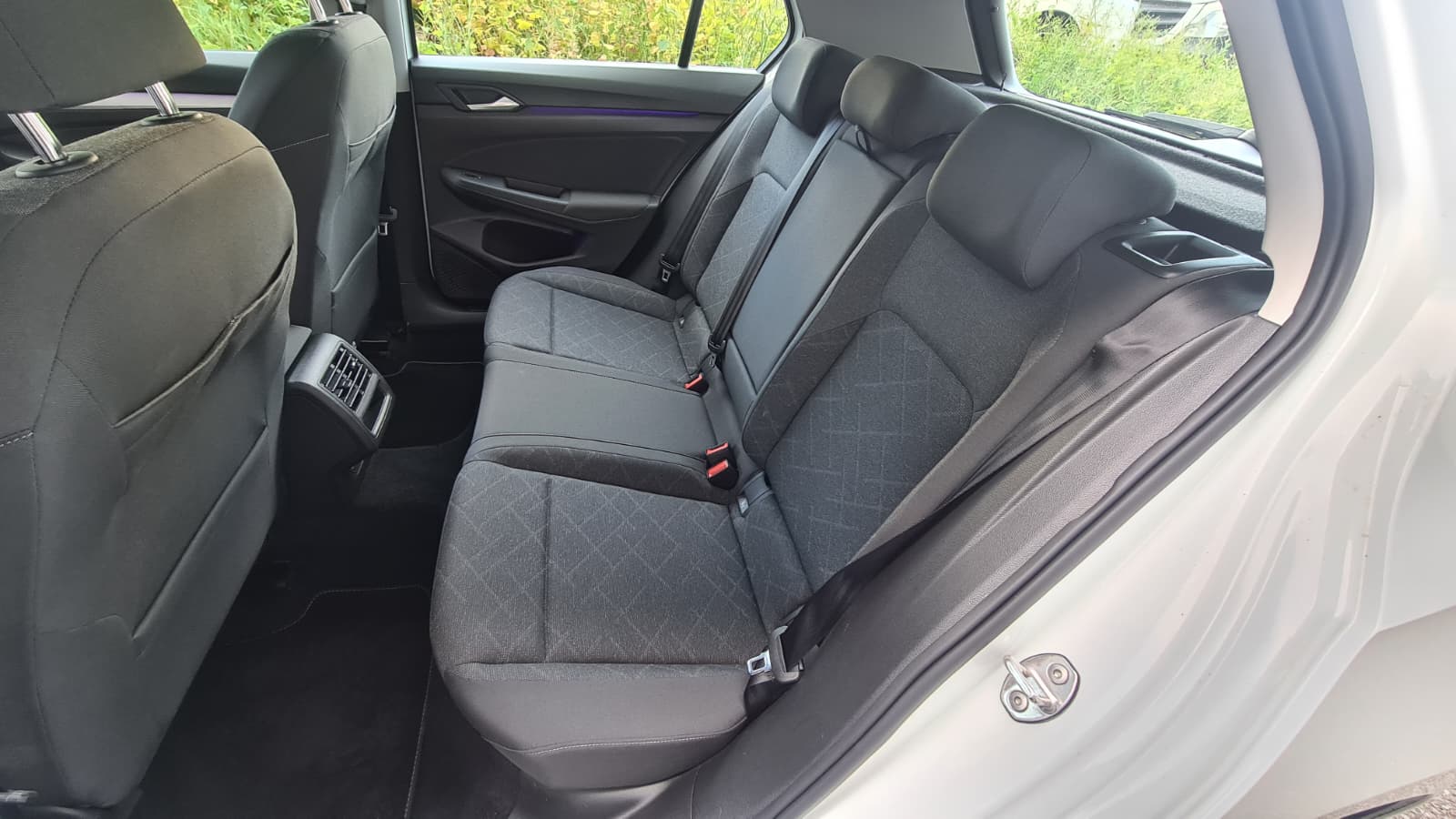VW Golf 1.5 e TSI ACT Life DSG ** 130 PS ** Gr-Navi ** RF-Kamera ** PDC V+H ** Virtual Cockpit ** Modell 2022 **-image-18