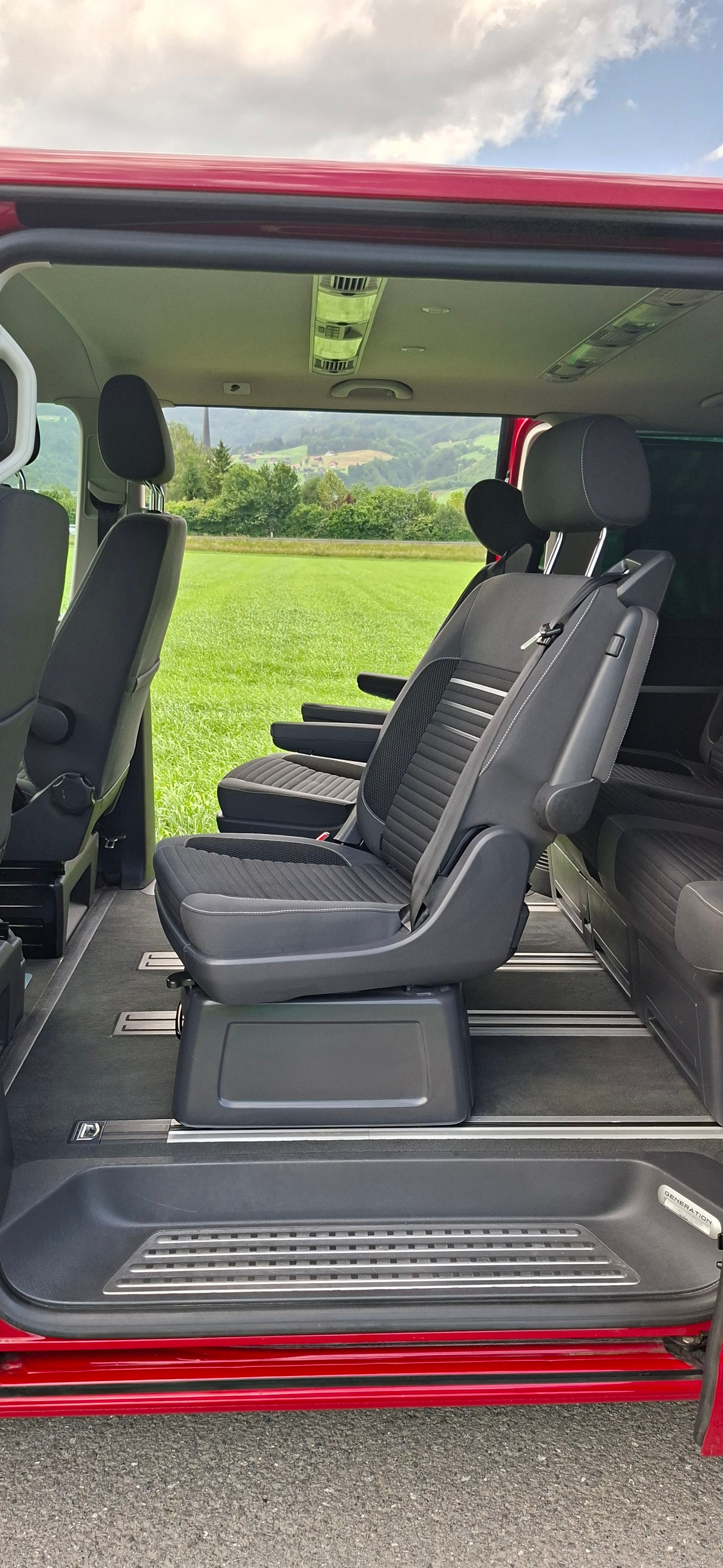 VW T5 Multivan 2.0 TDI Comfortline 4Mot DSG-image-5