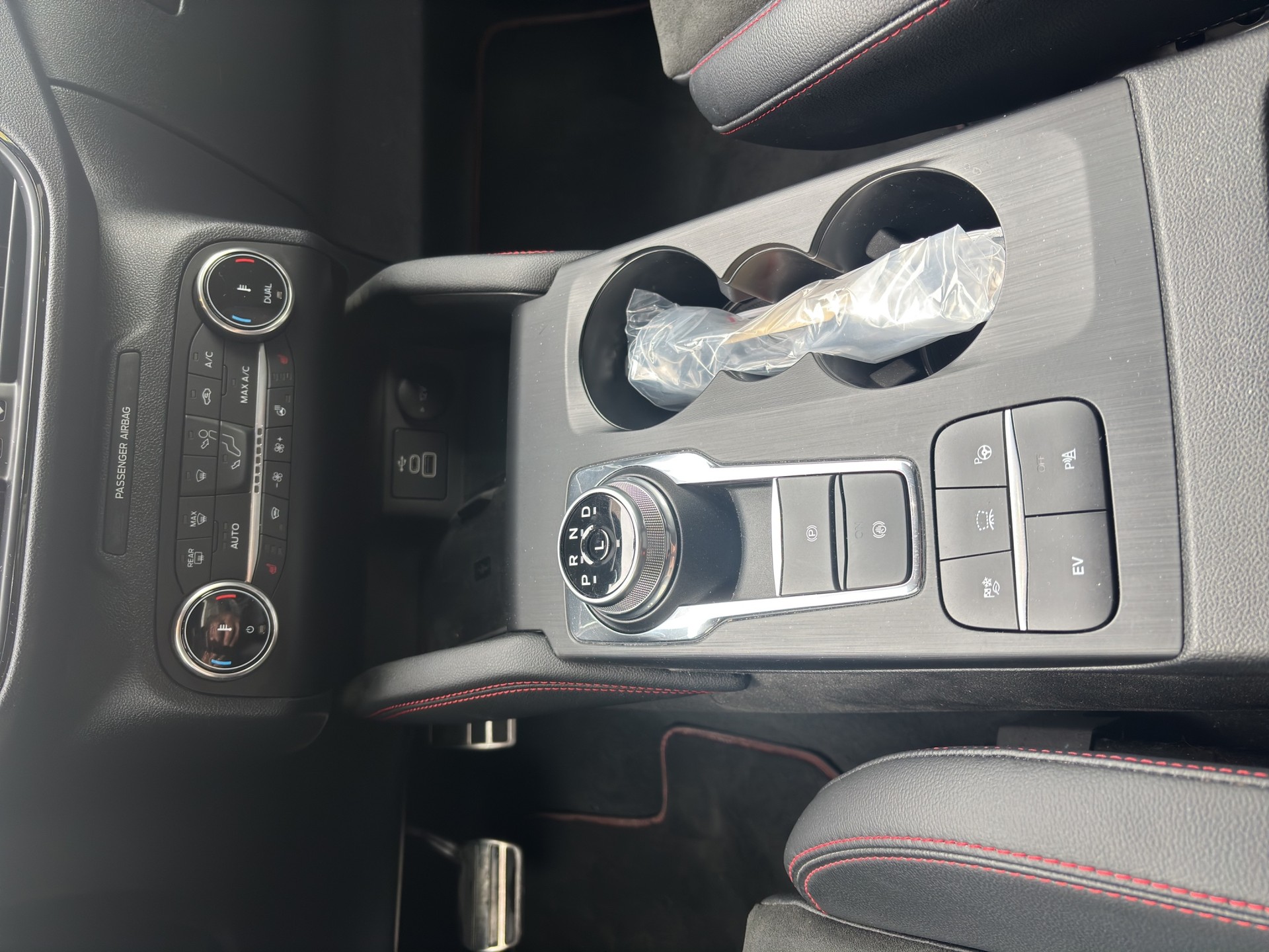 FORD Kuga 2.5 PHEV ST-Line X 2WD-image-10