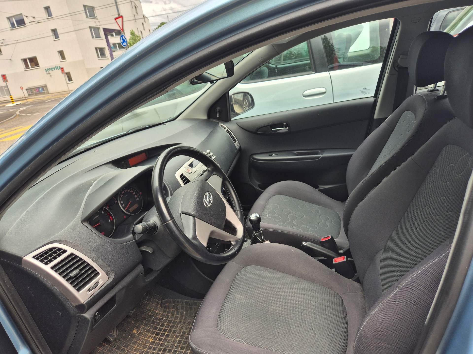 HYUNDAI i20 1.2 Comfort-image-7