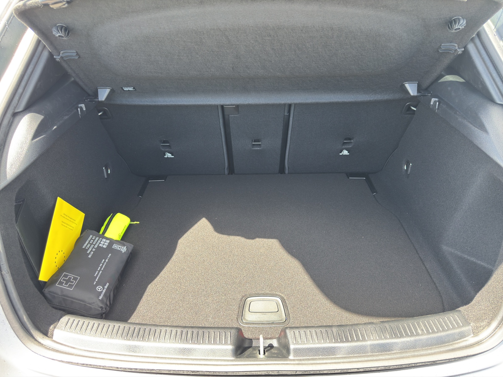 MERCEDES-BENZ A 200 Night Star 7G-DCT-image-10