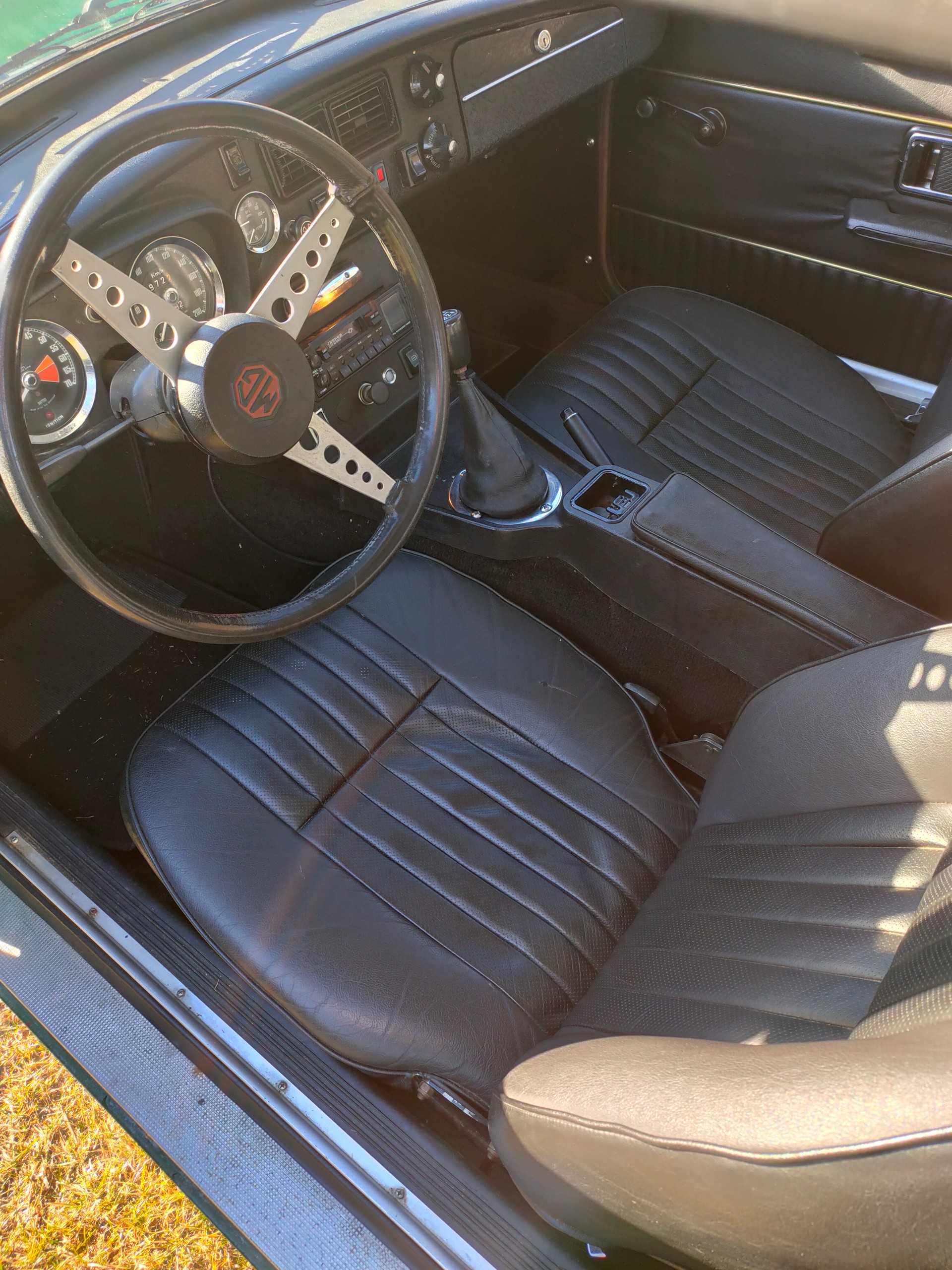 MG GT-image-2