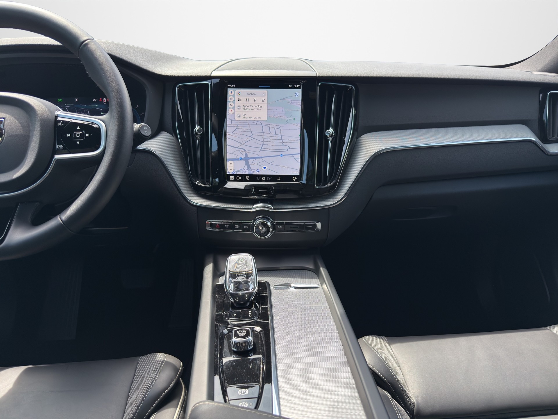 VOLVO XC60 2.0 B5 MH Plus Dark AWD-image-10