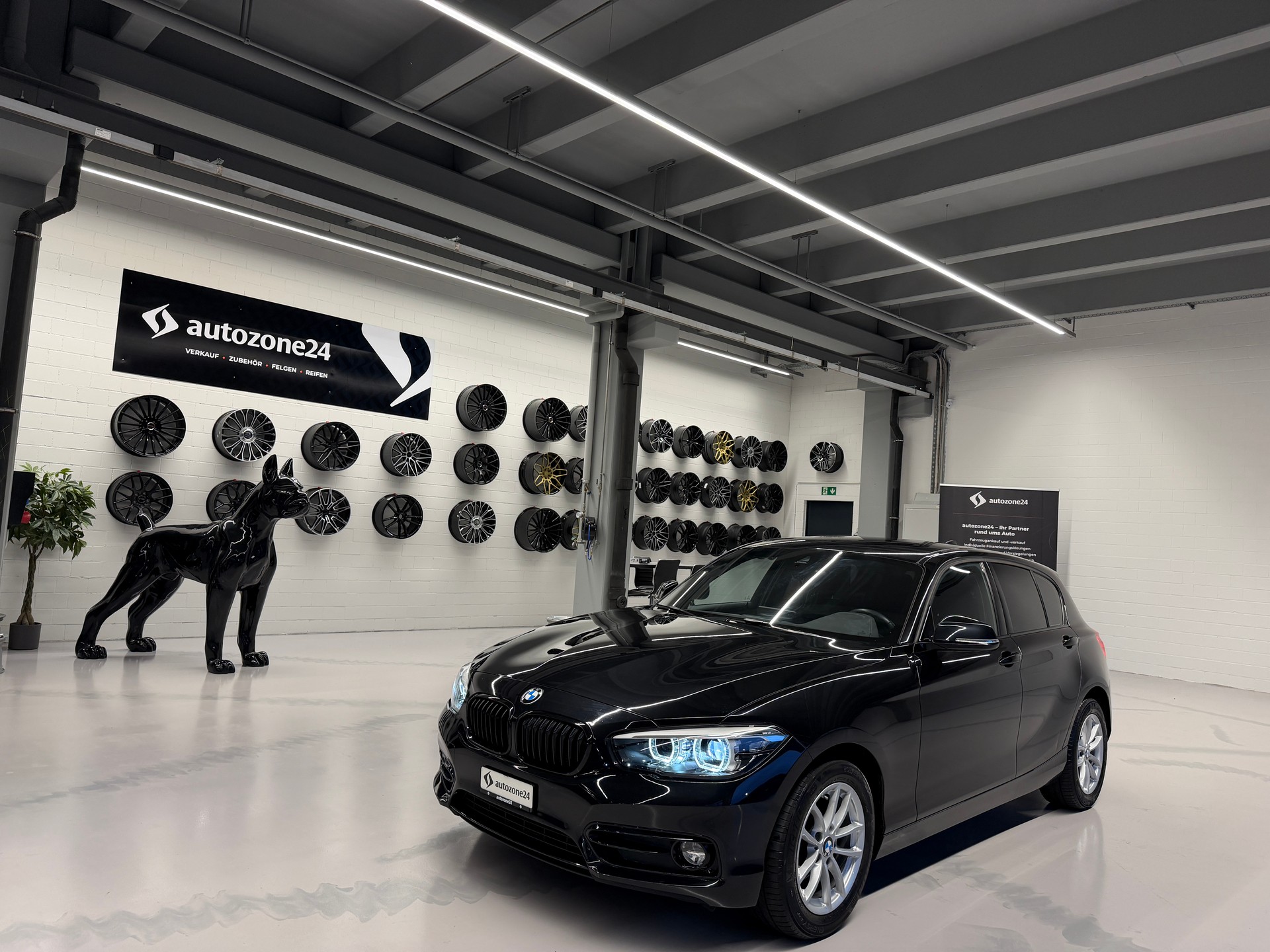 BMW 118i *CH-Auto*Gratis Service*Garantie*Edition Sport Line Shadow*-image-5