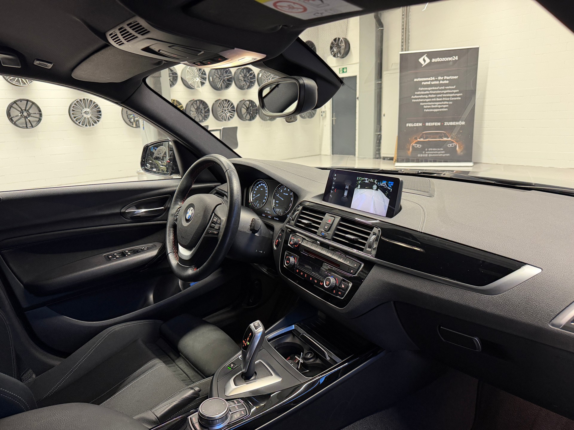 BMW 118i *CH-Auto*Gratis Service*Garantie*Edition Sport Line Shadow*-image-17